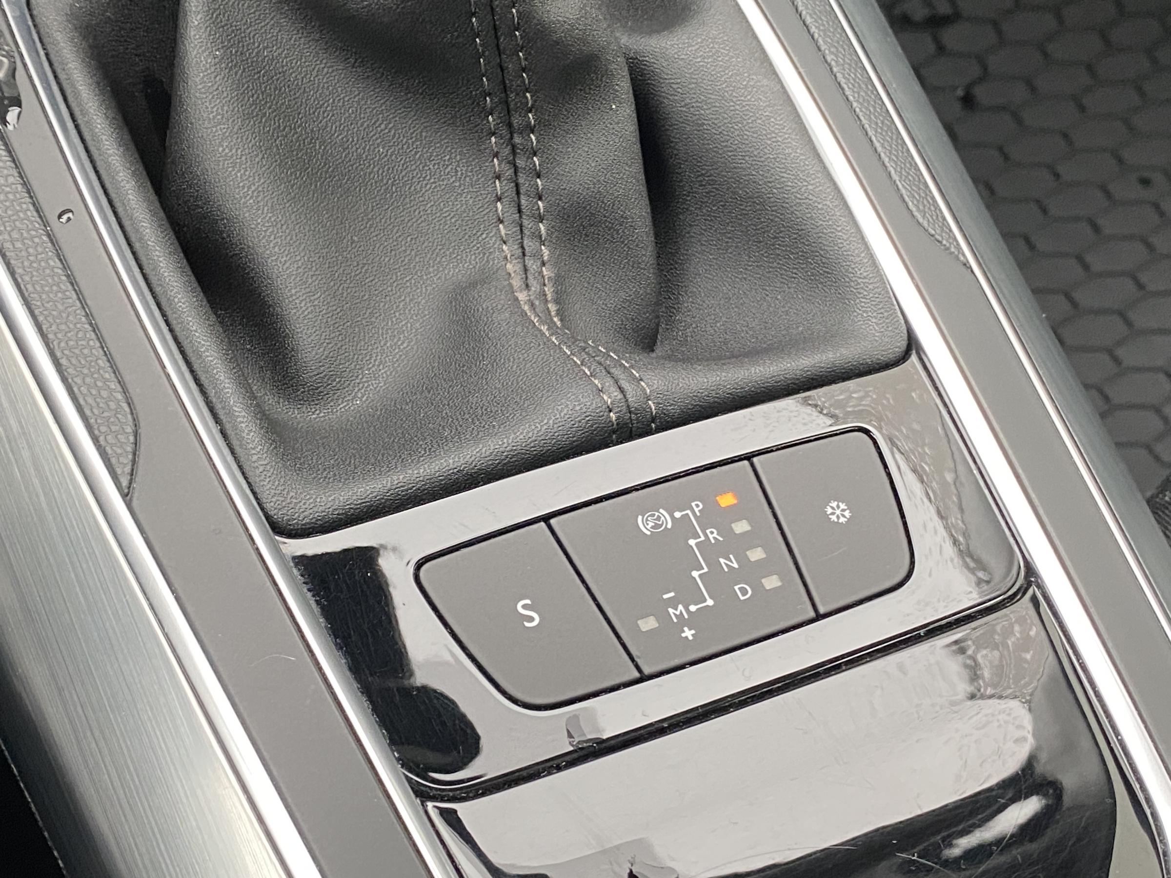 Peugeot 308, 2015 - pohled č. 14