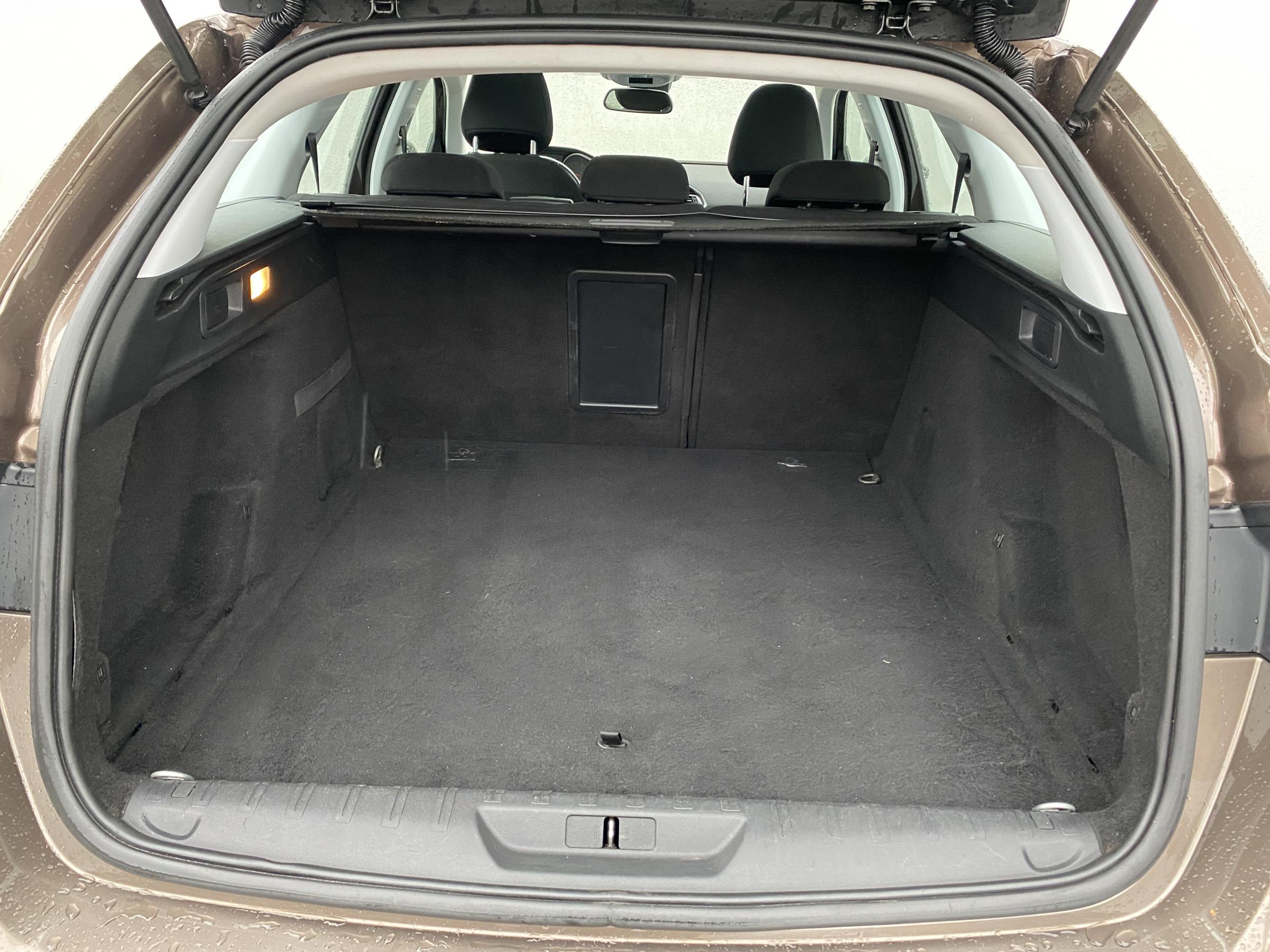 Peugeot 308, 2015 - pohled č. 7