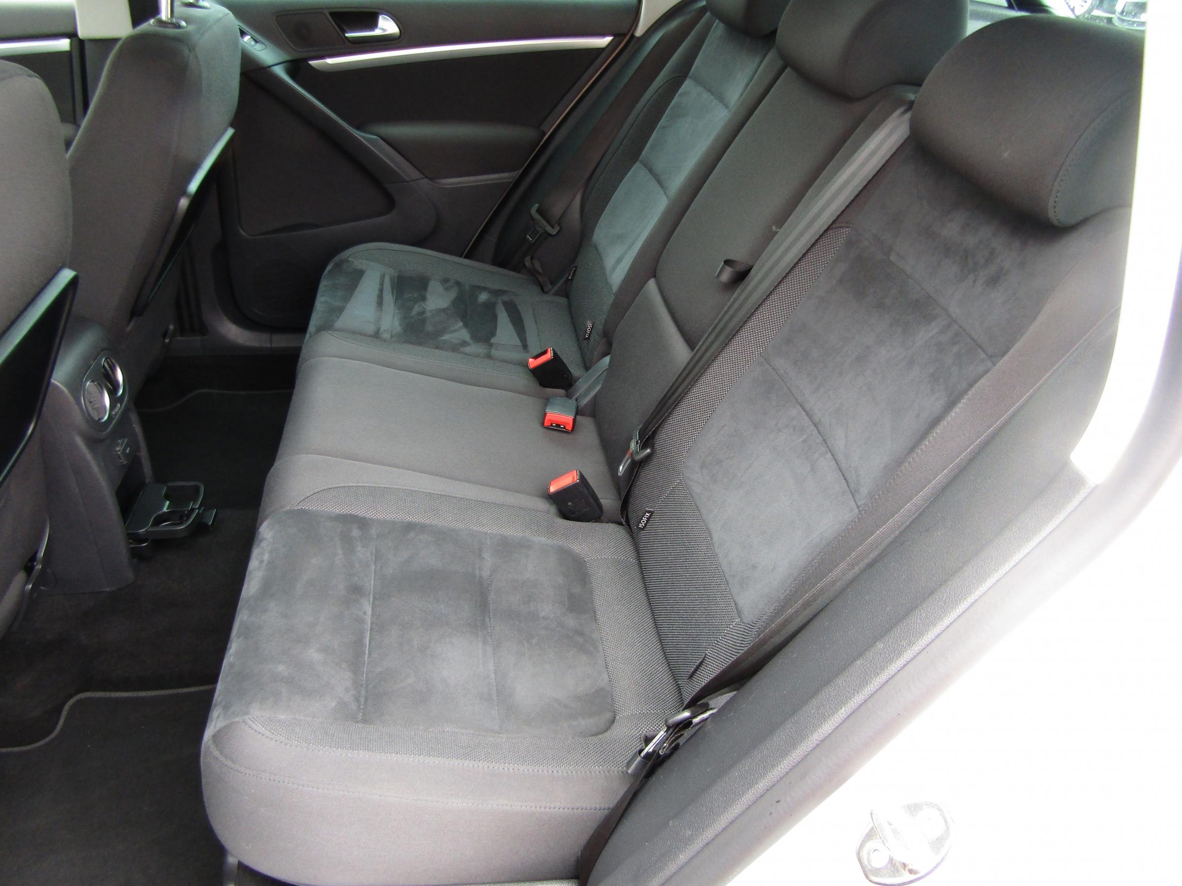 Volkswagen Tiguan, 2015 - pohled č. 10