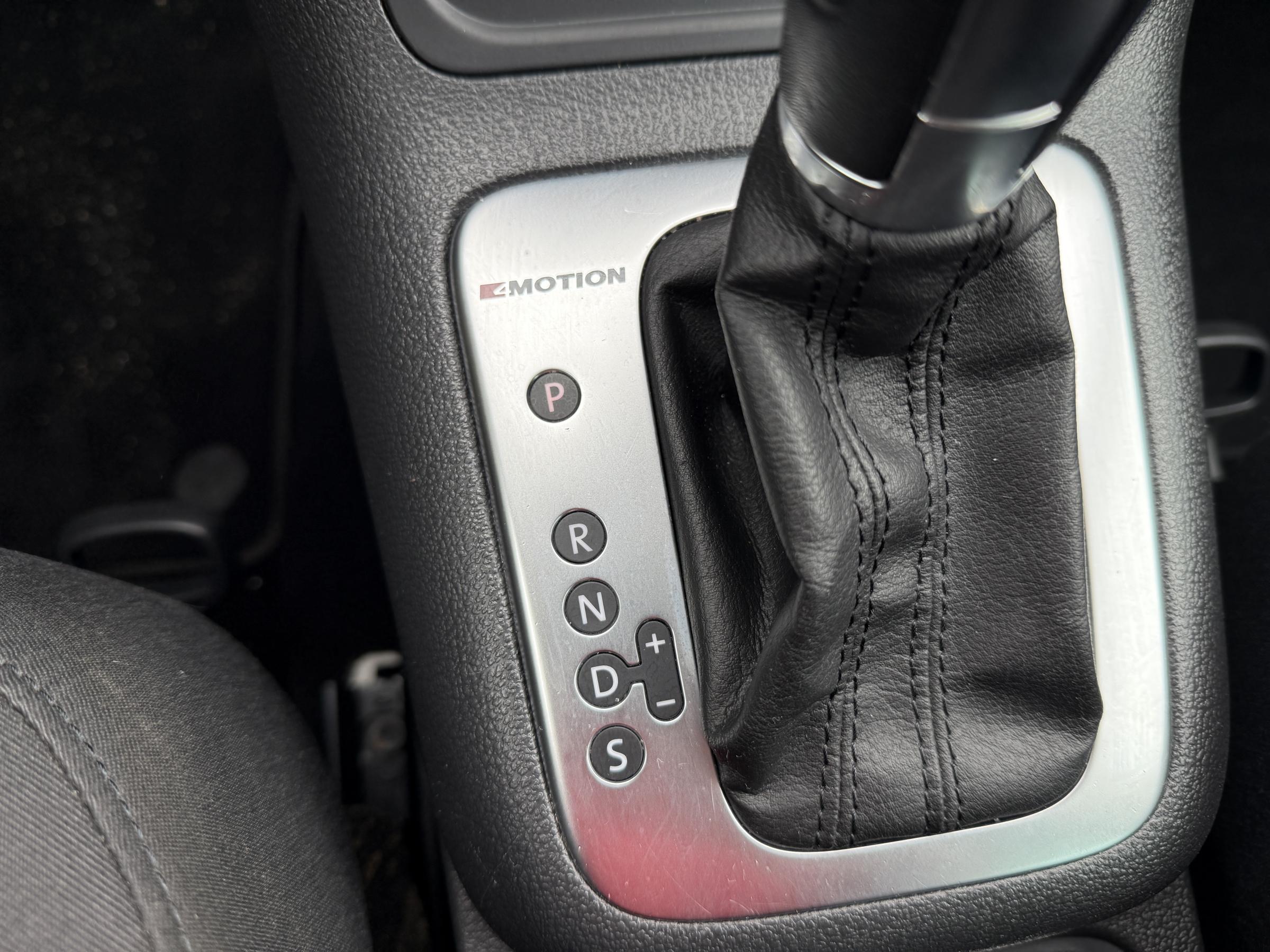 Volkswagen Tiguan, 2015 - pohled č. 15