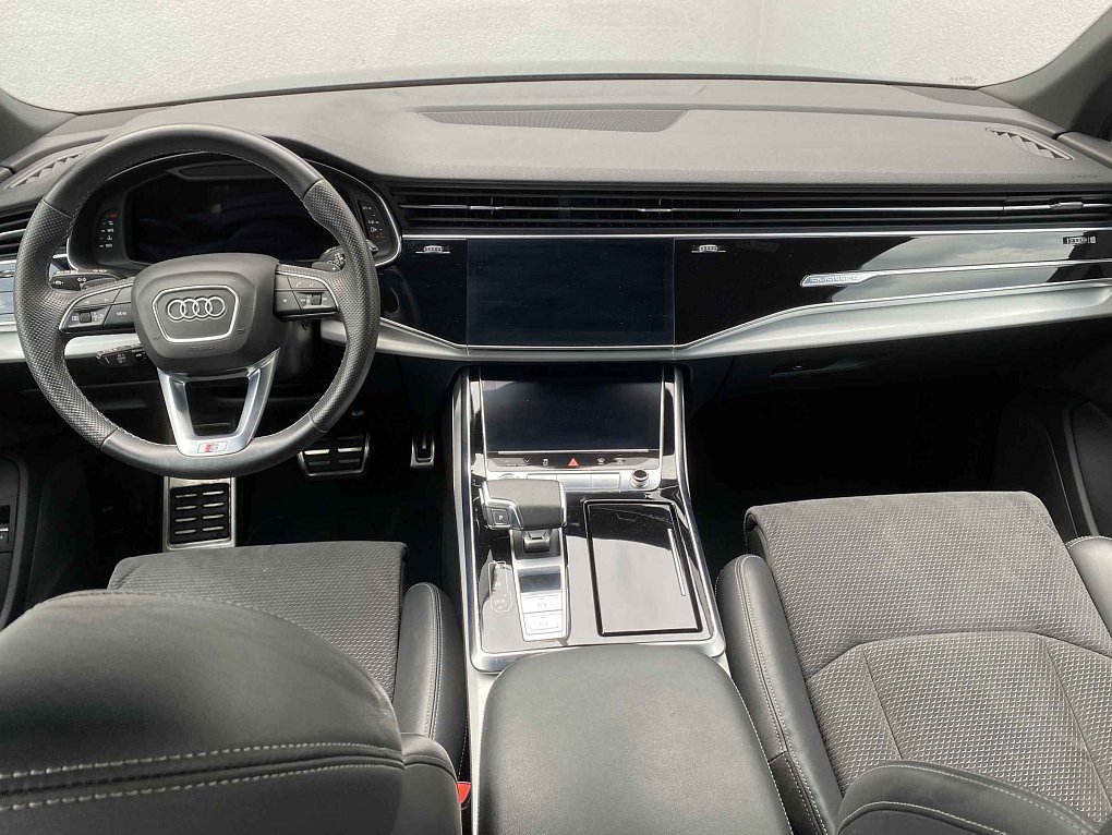 Audi Q7 3.0 TDi S-line