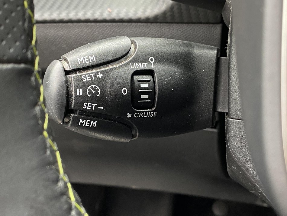 Peugeot 2008 1.2 PT GT