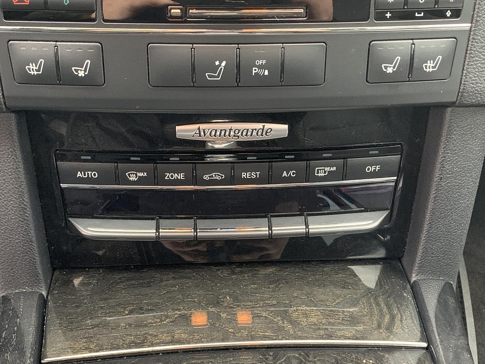 Mercedes-Benz Třída E 3.0 CDI 