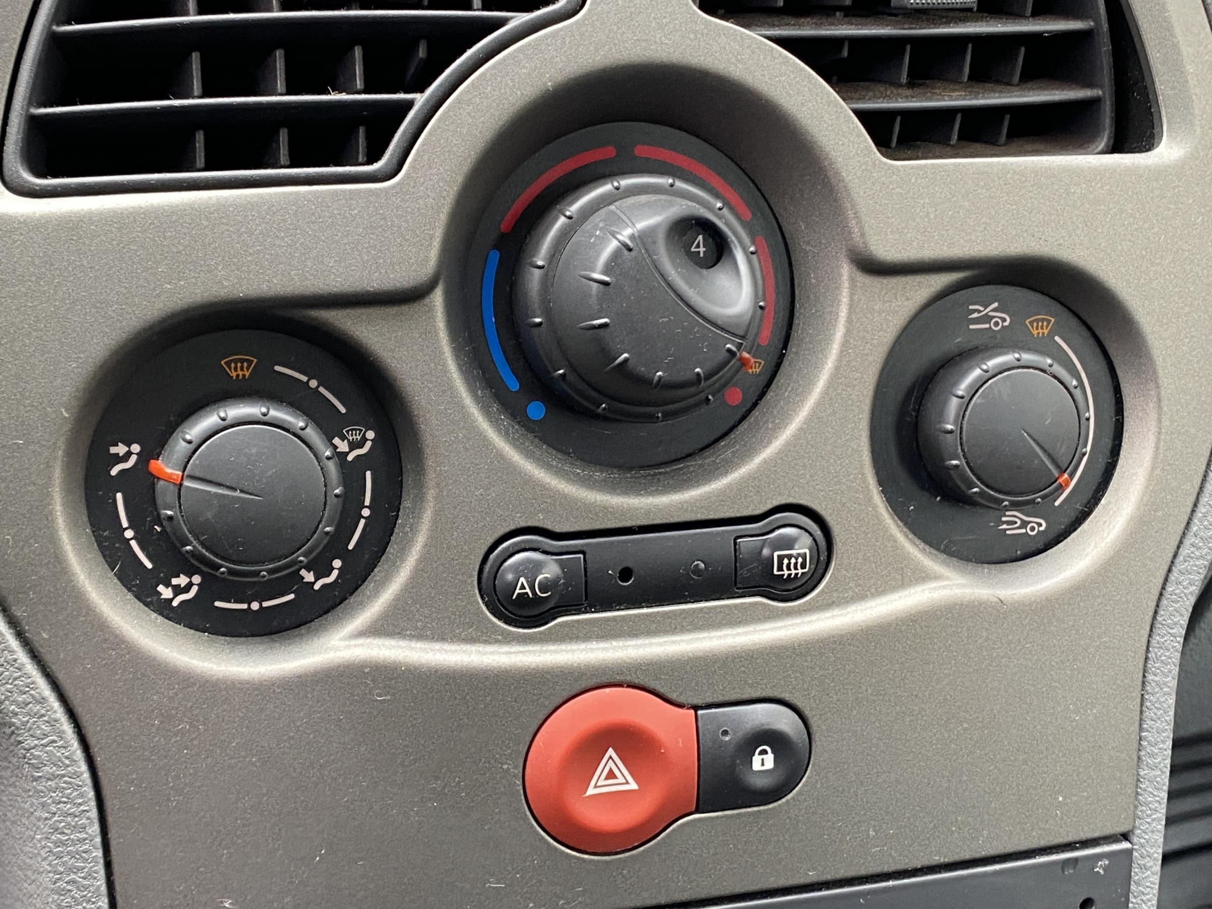 Renault Modus, 2008 - pohled č. 14