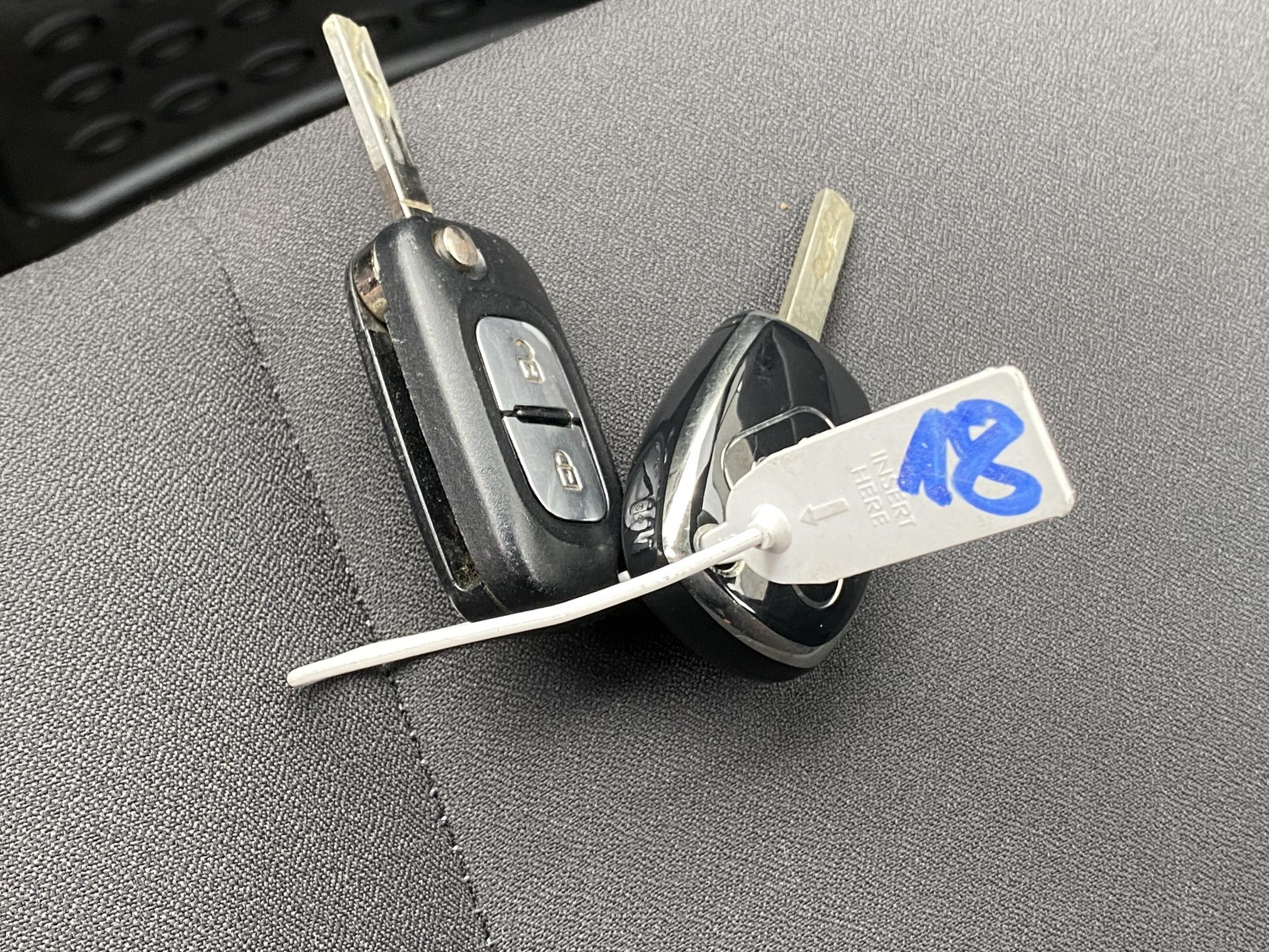 Renault Modus, 2008 - pohled č. 16