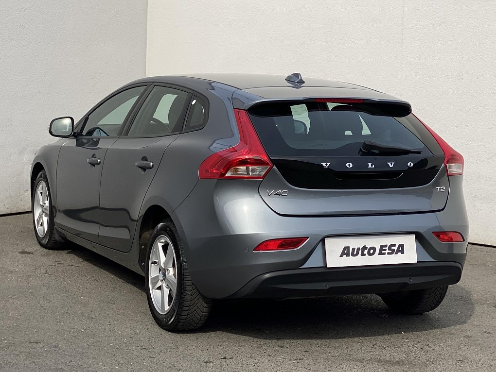 Volvo V40 2.0 i 