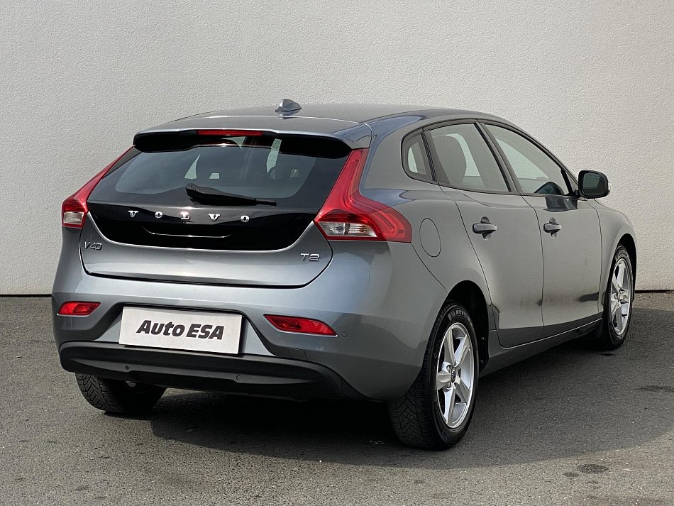 Volvo V40 2.0 i 