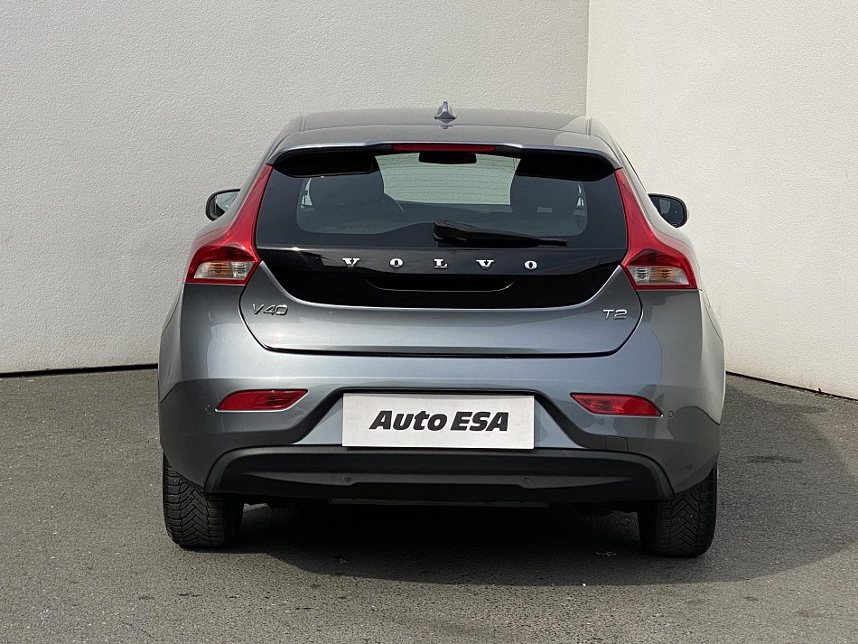 Volvo V40 2.0 i 