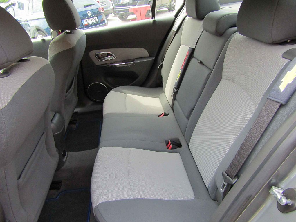 Chevrolet Cruze 1.6i 