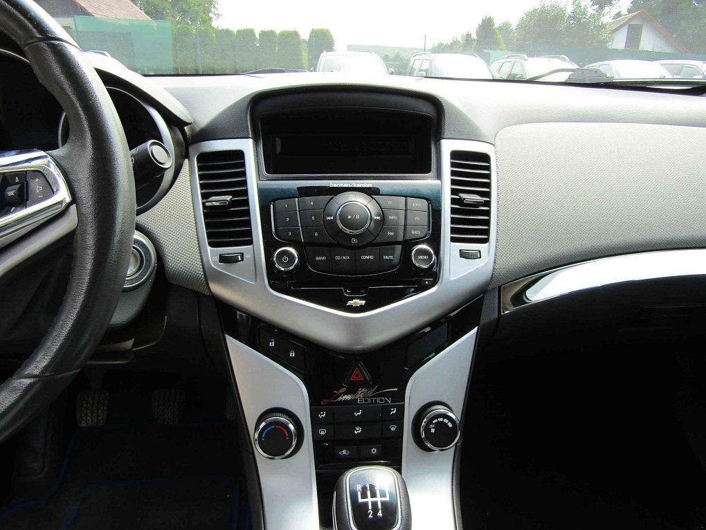 Chevrolet Cruze 1.6i 