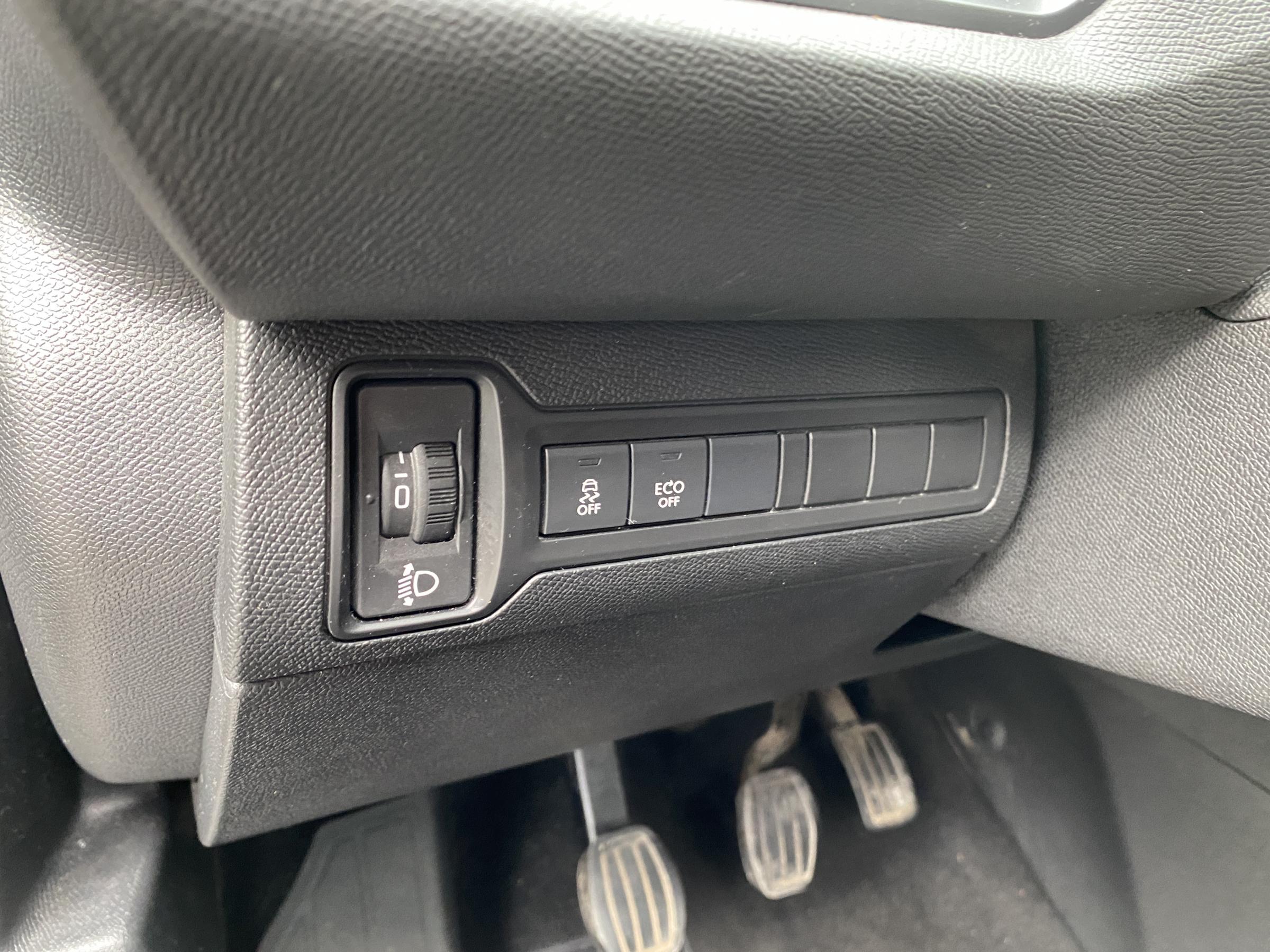 Peugeot 308, 2015 - pohled č. 17