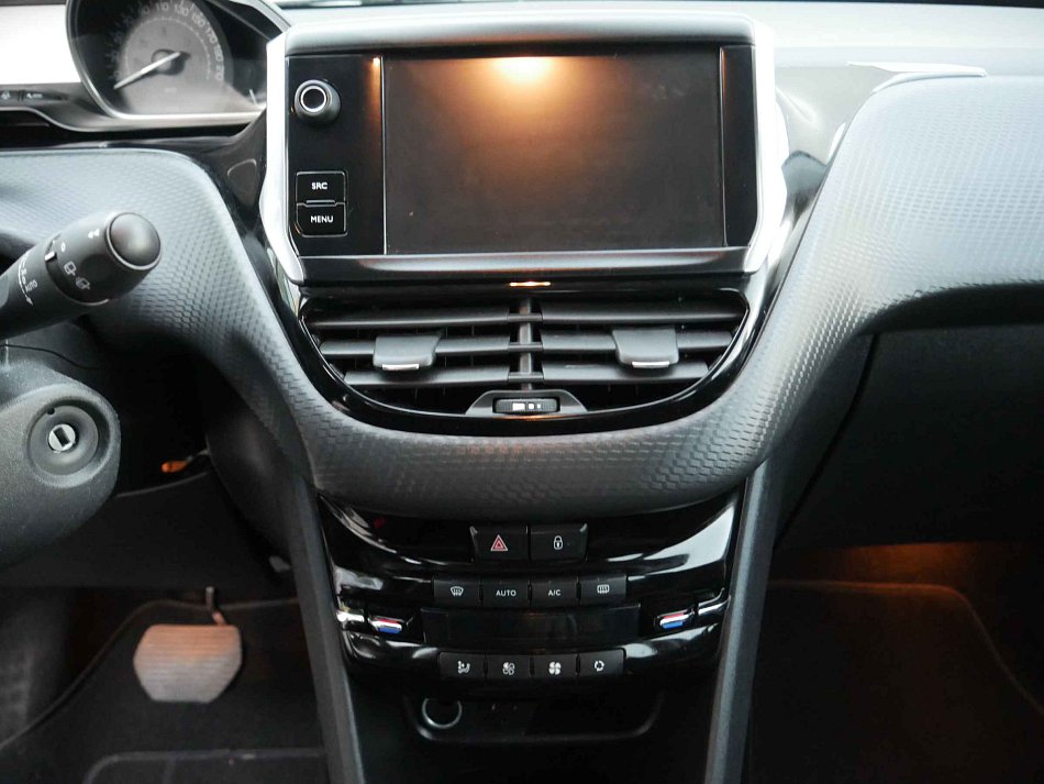 Peugeot 2008 1.2 PT 