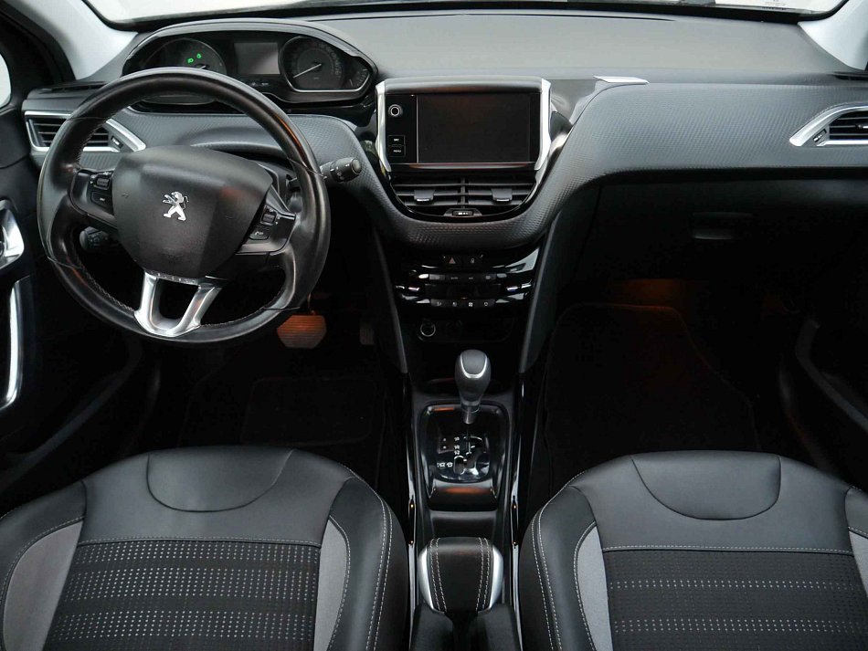 Peugeot 2008 1.2 PT 