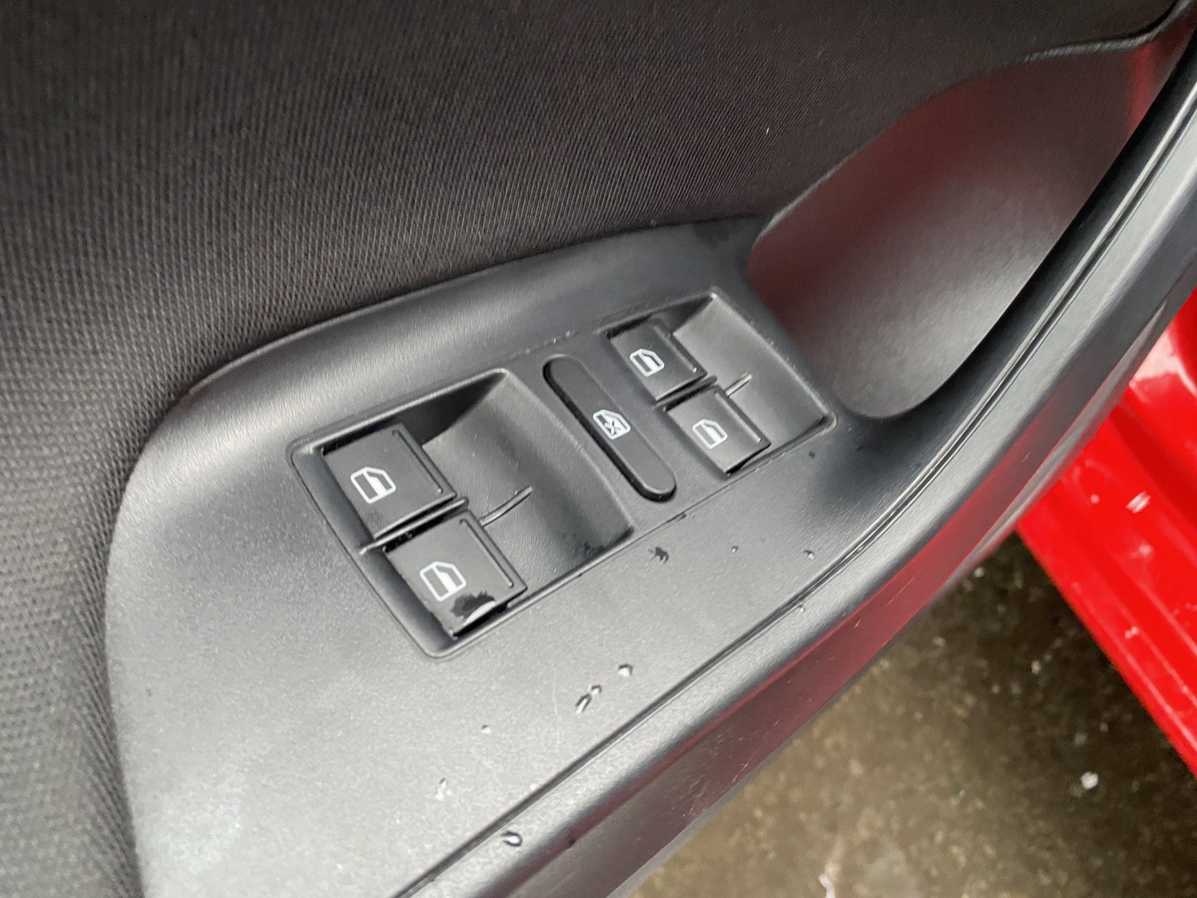 Seat Ibiza, 2015 - pohled č. 13