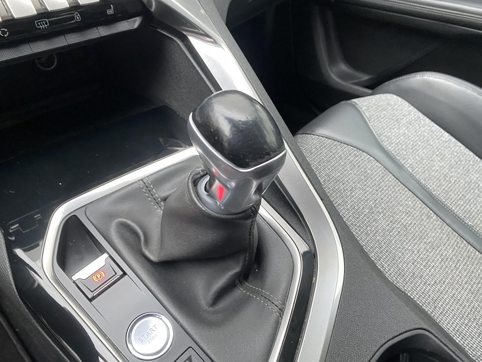 Peugeot 5008 2.0 HDi Allure 7míst