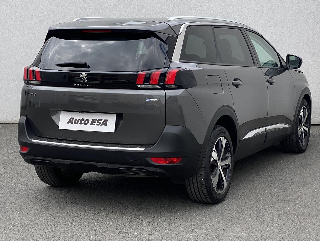 Peugeot 5008 1.2 PT Allure 7míst