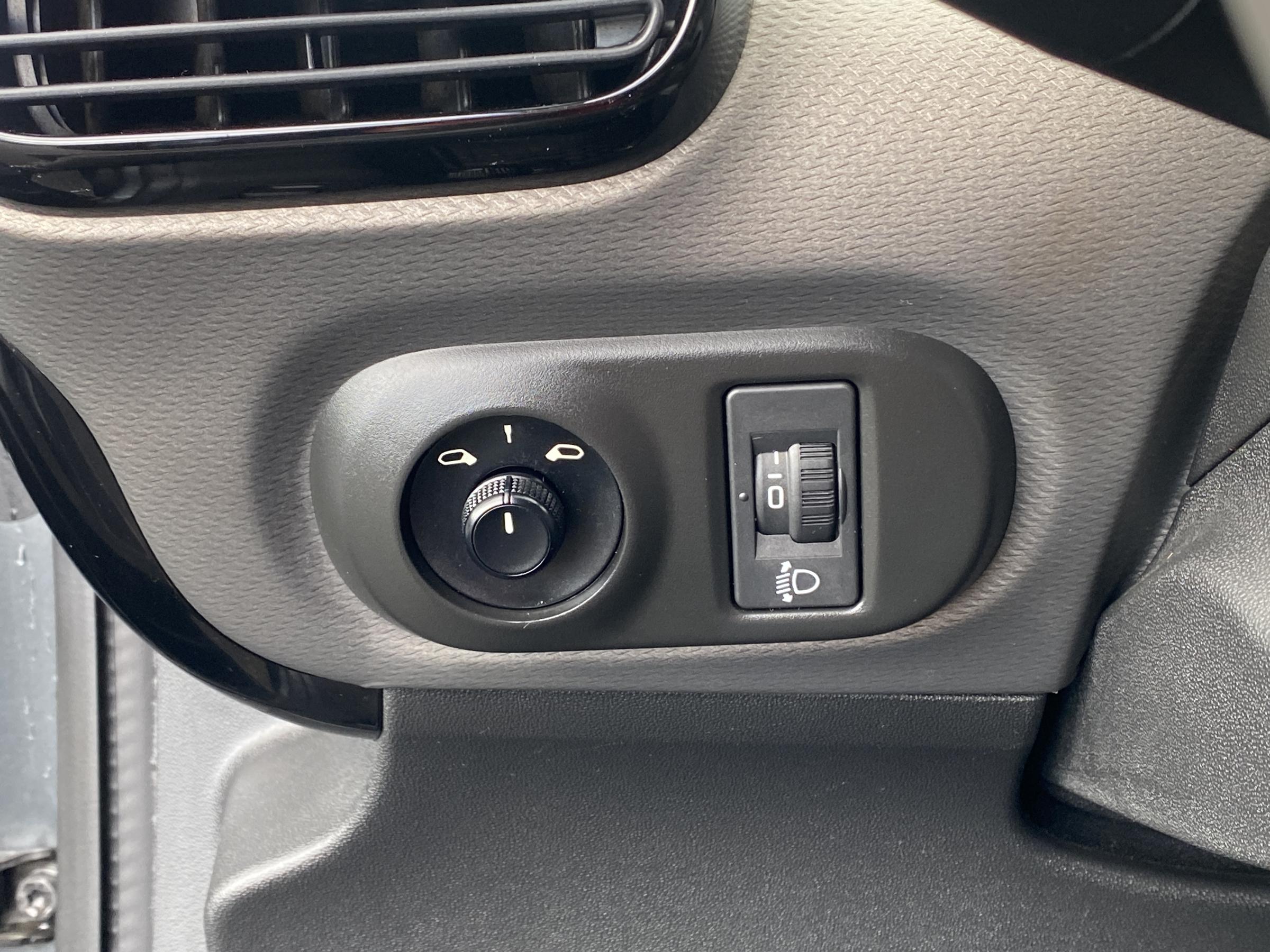 Citroën C4, 2015 - pohled č. 21