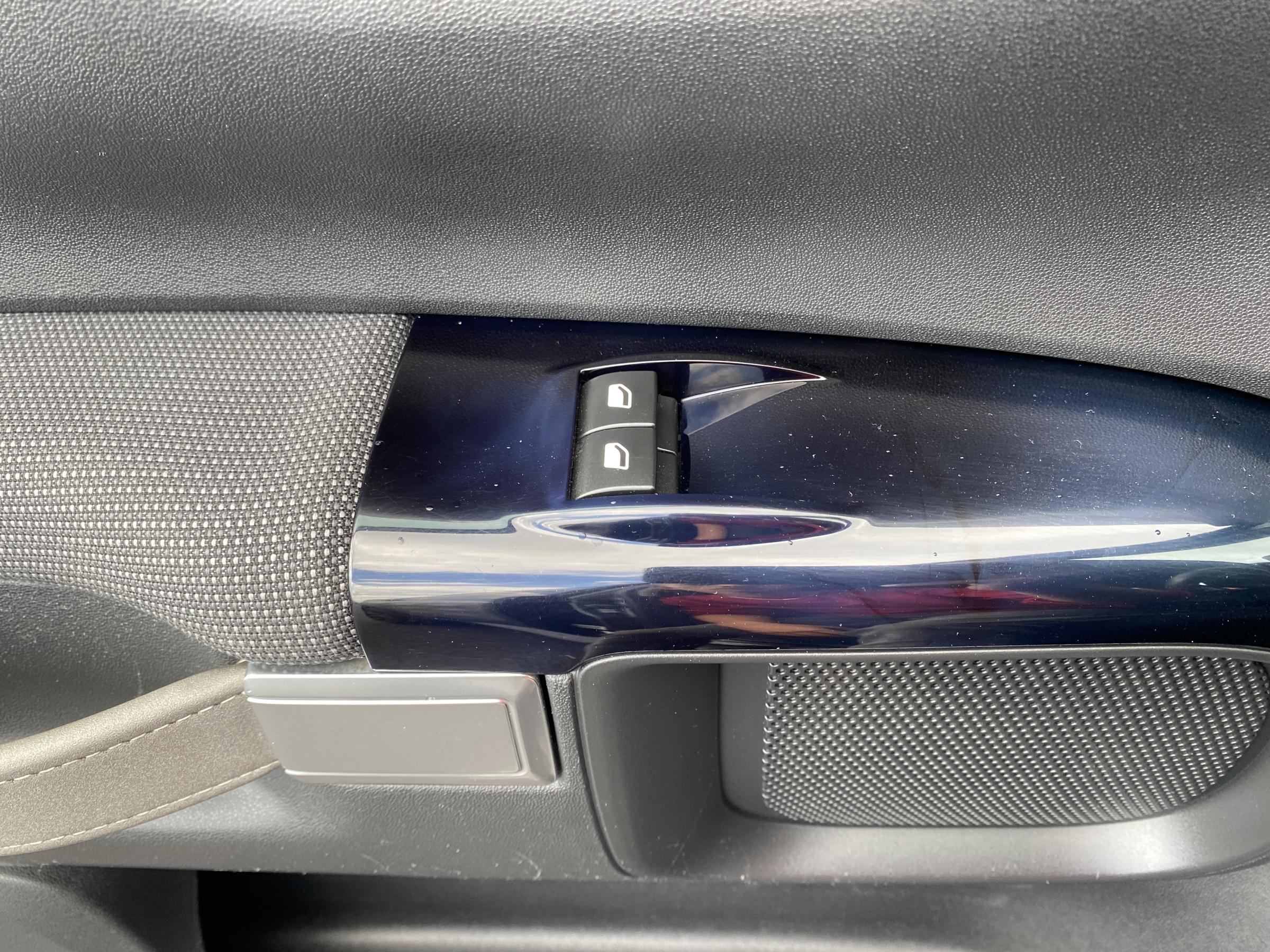 Citroën C4, 2015 - pohled č. 22