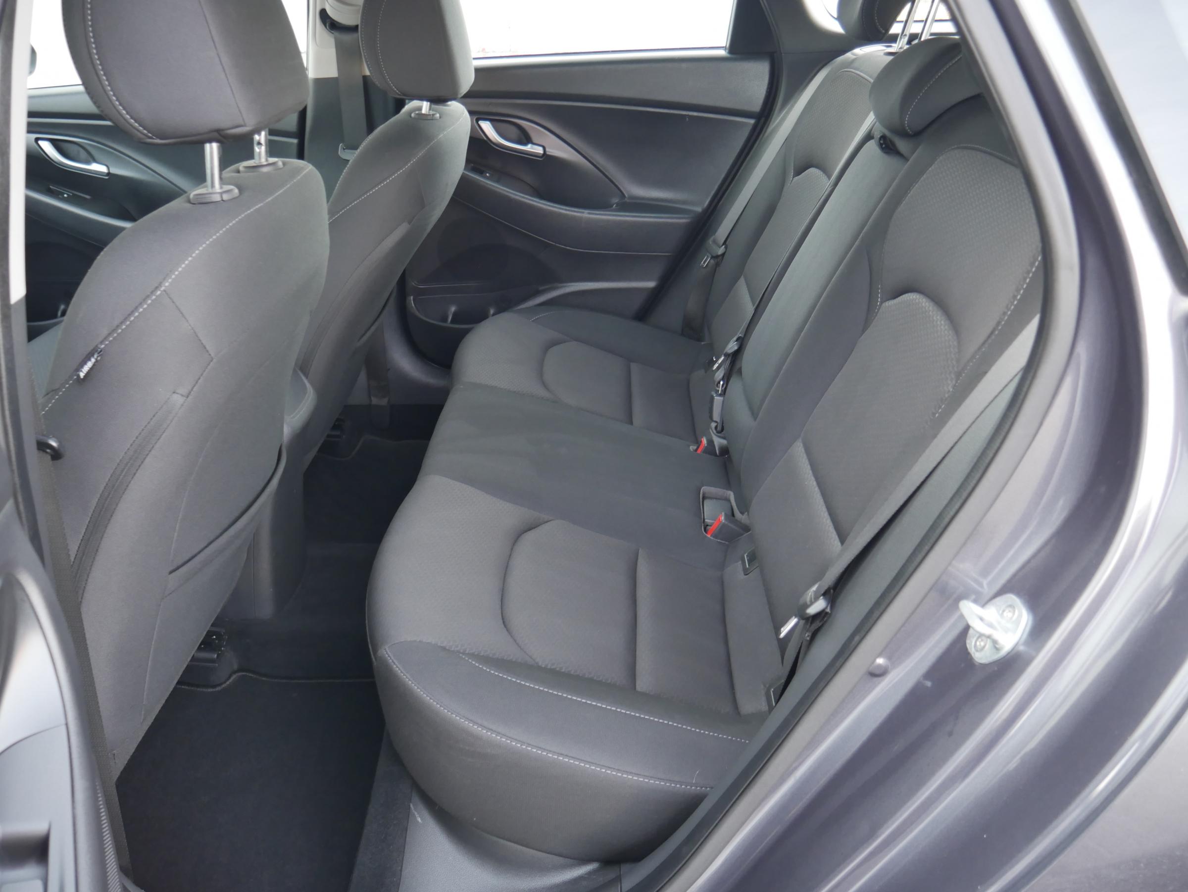 Hyundai i30, 2020 - pohled č. 10