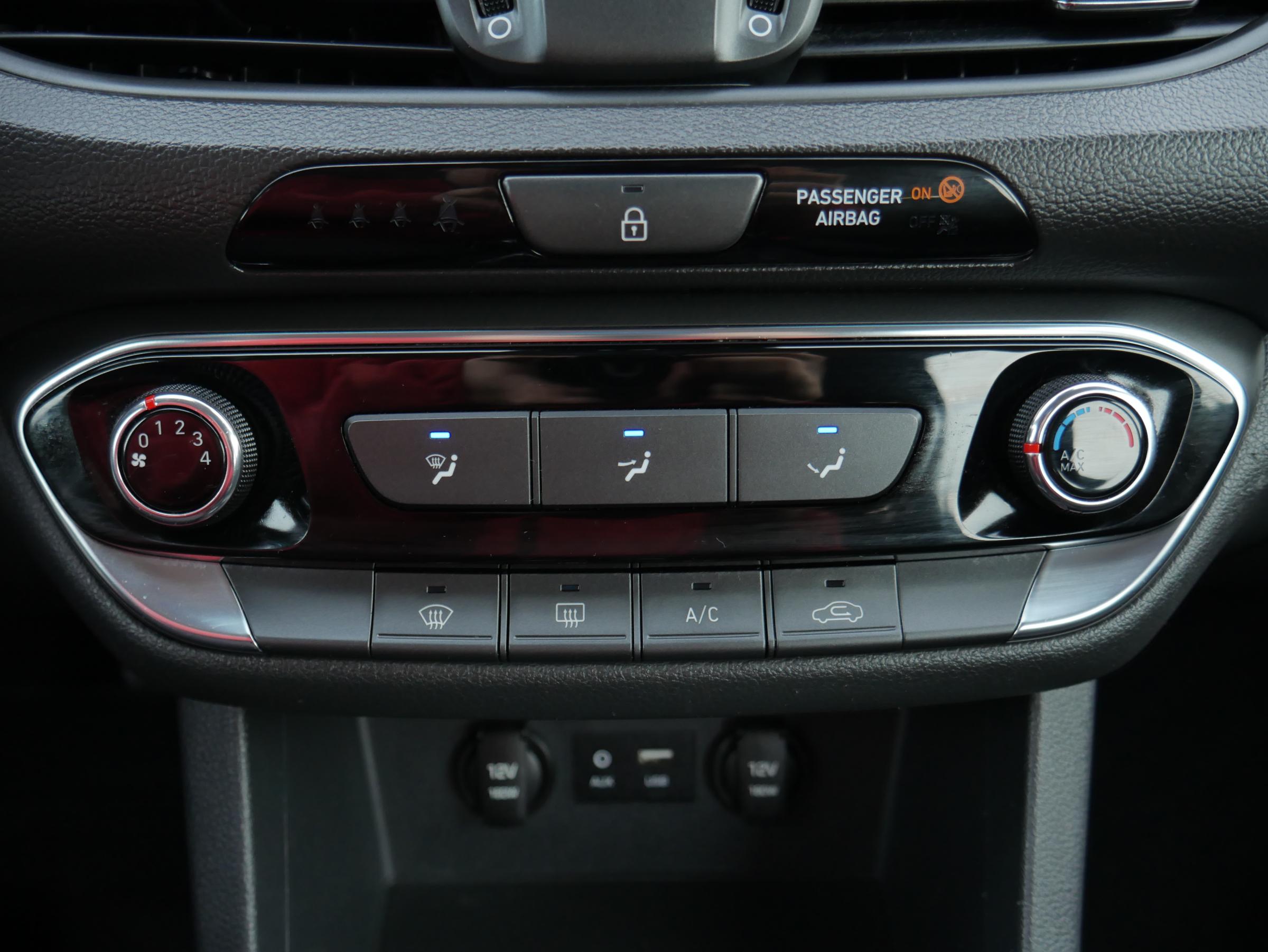 Hyundai i30, 2020 - pohled č. 15