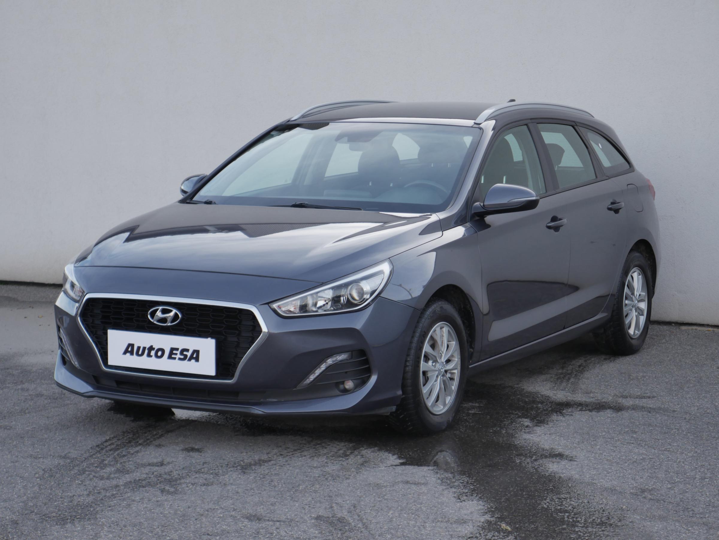 Hyundai i30, 2020 - pohled č. 3