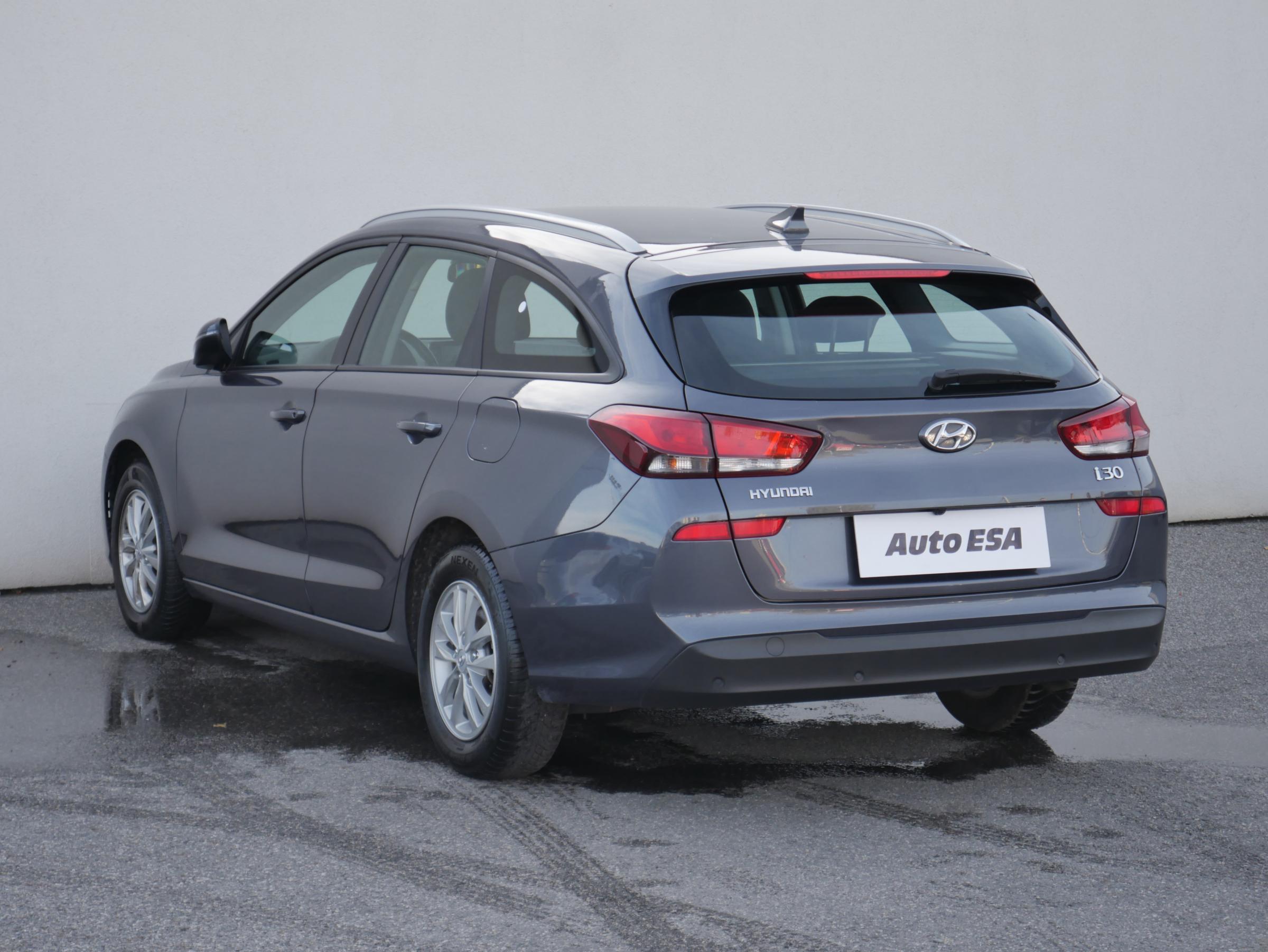 Hyundai i30, 2020 - pohled č. 6