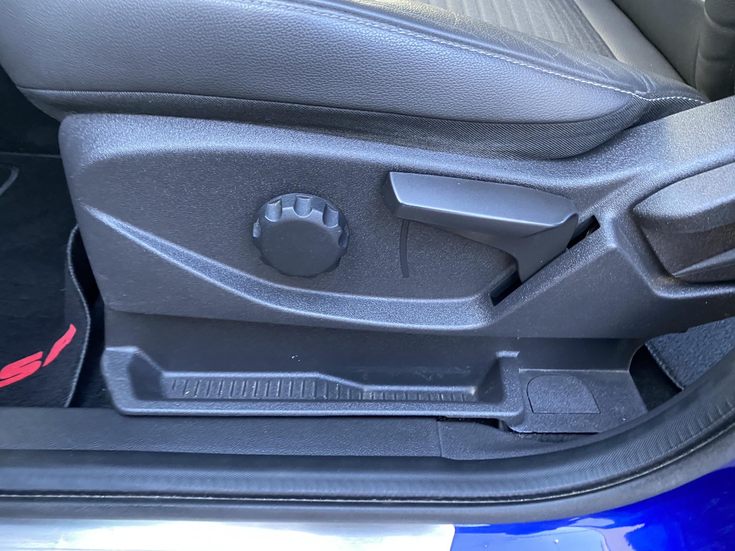 Ford Kuga, 2018 - pohled č. 16