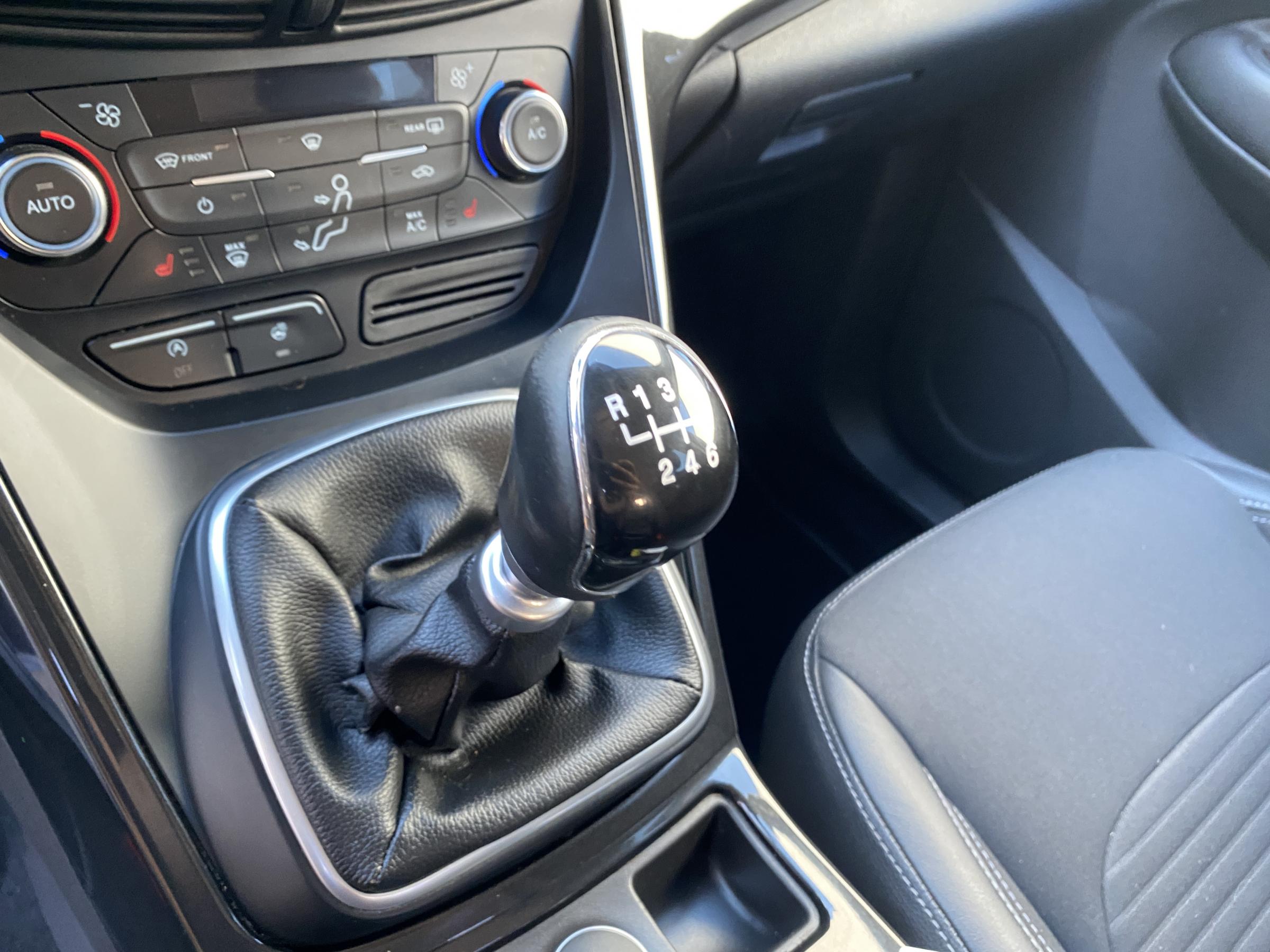 Ford Kuga, 2018 - pohled č. 18