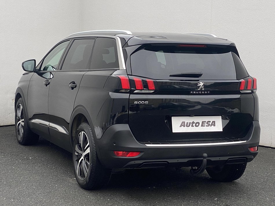 Peugeot 5008 2.0 HDi Allure 7míst