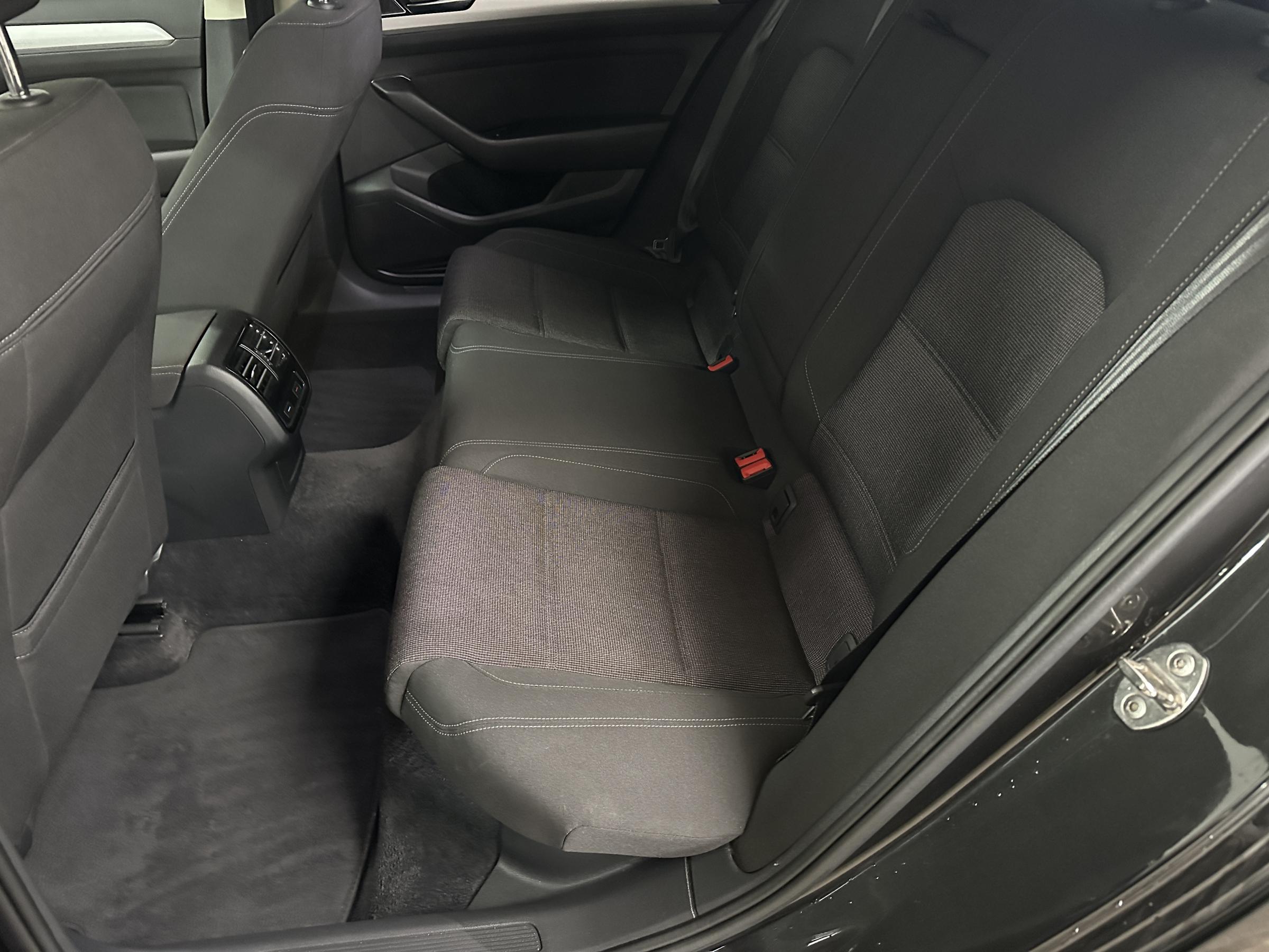 Volkswagen Passat, 2017 - pohled č. 10