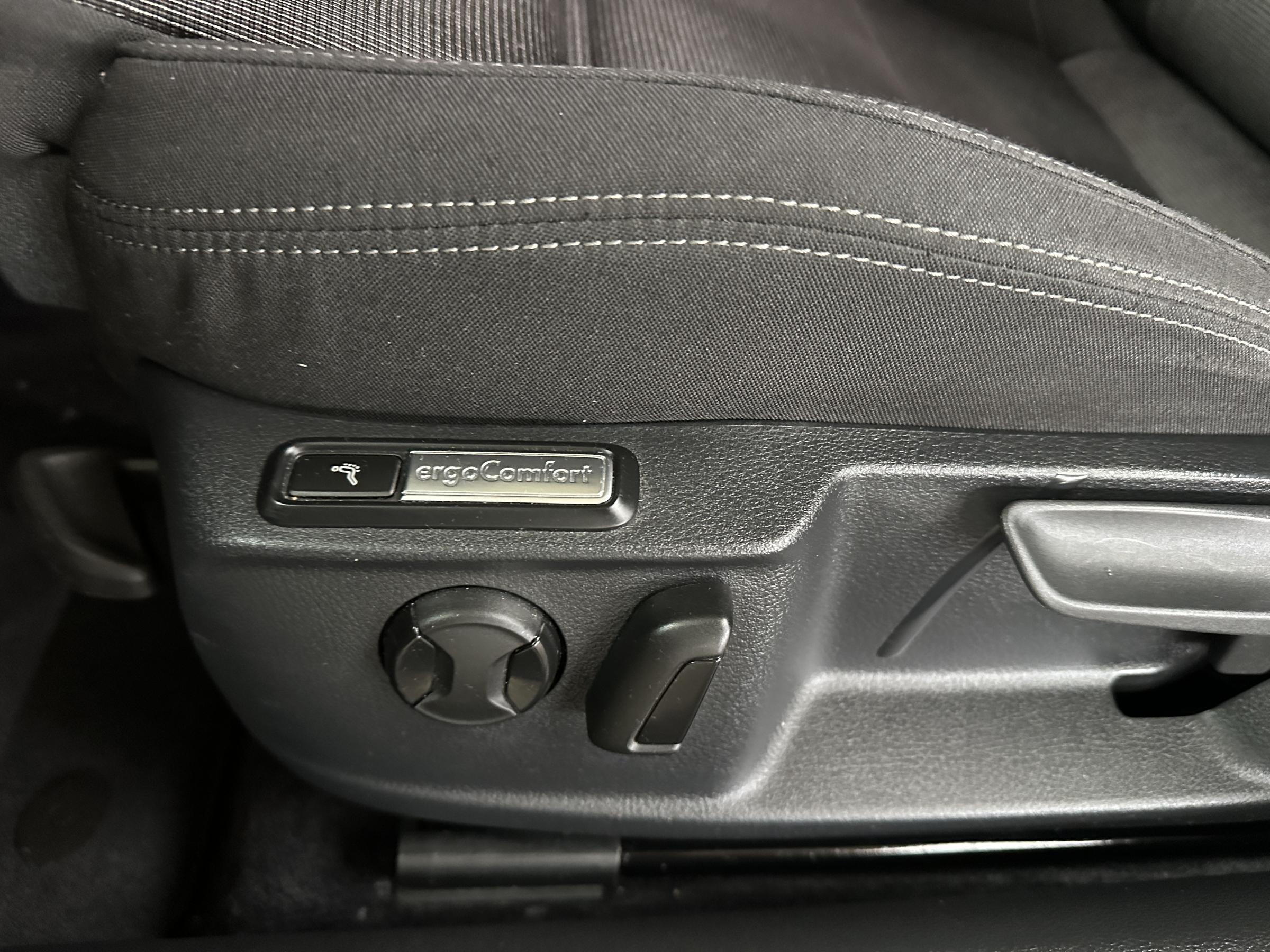 Volkswagen Passat, 2017 - pohled č. 20