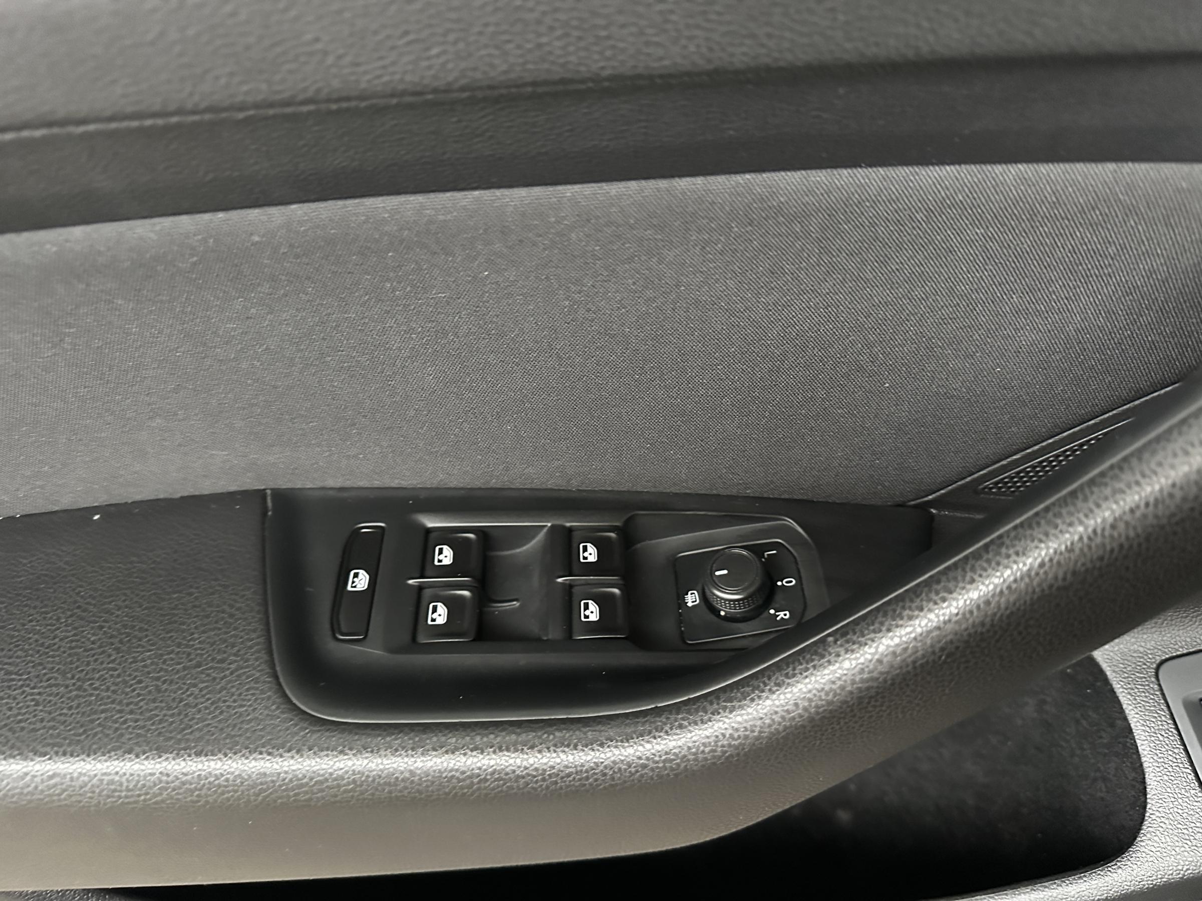 Volkswagen Passat, 2017 - pohled č. 21