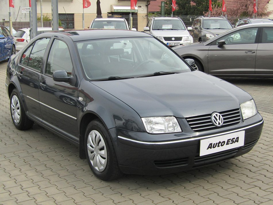 Volkswagen Bora 1.6 Basis