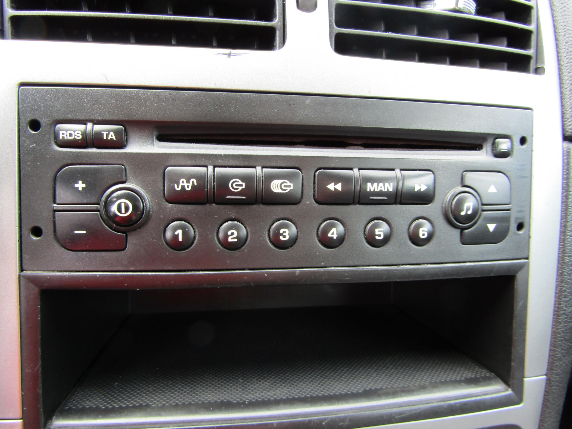 Peugeot 307, 2004 - pohled č. 11