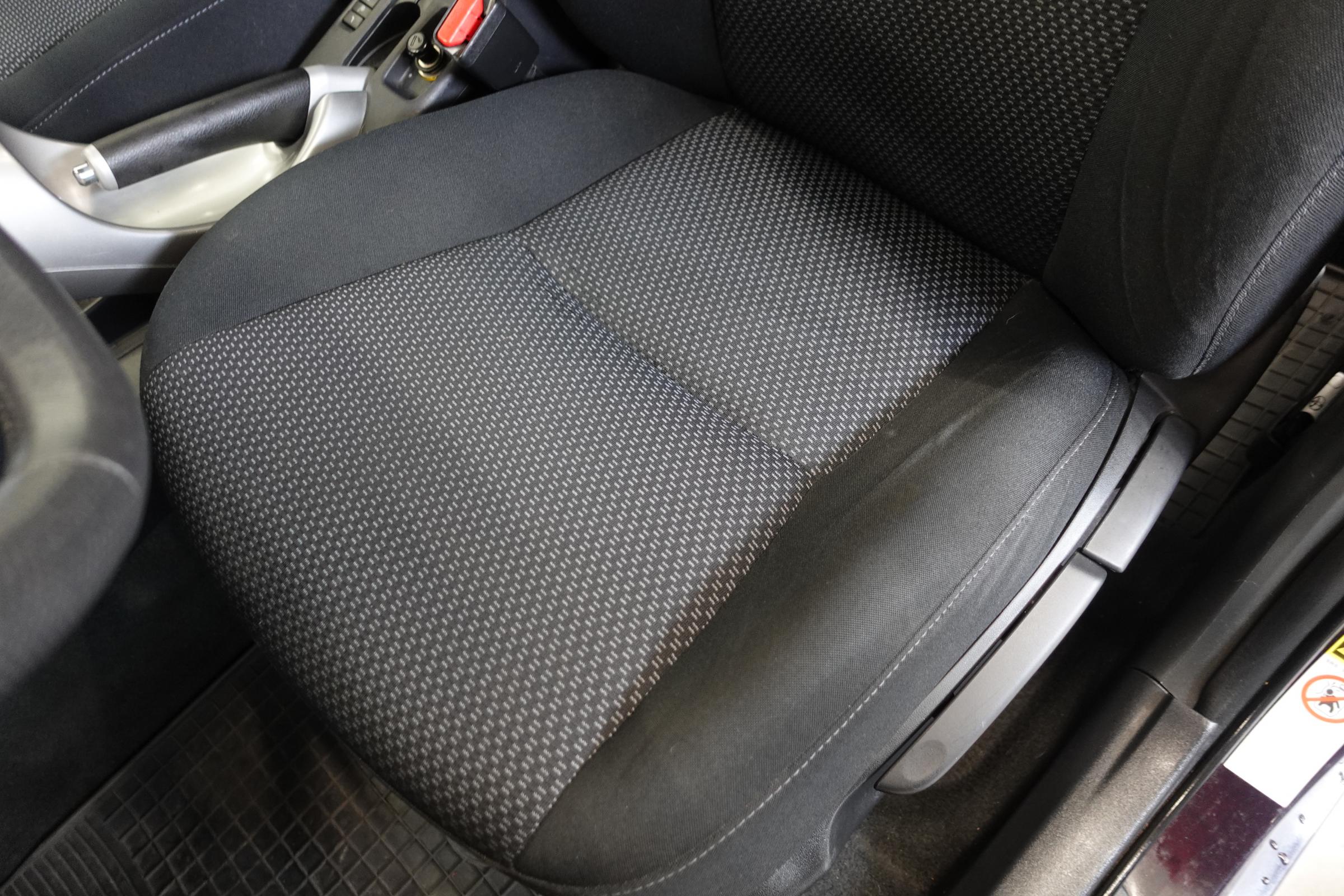 Toyota Auris, 2010 - pohled č. 11