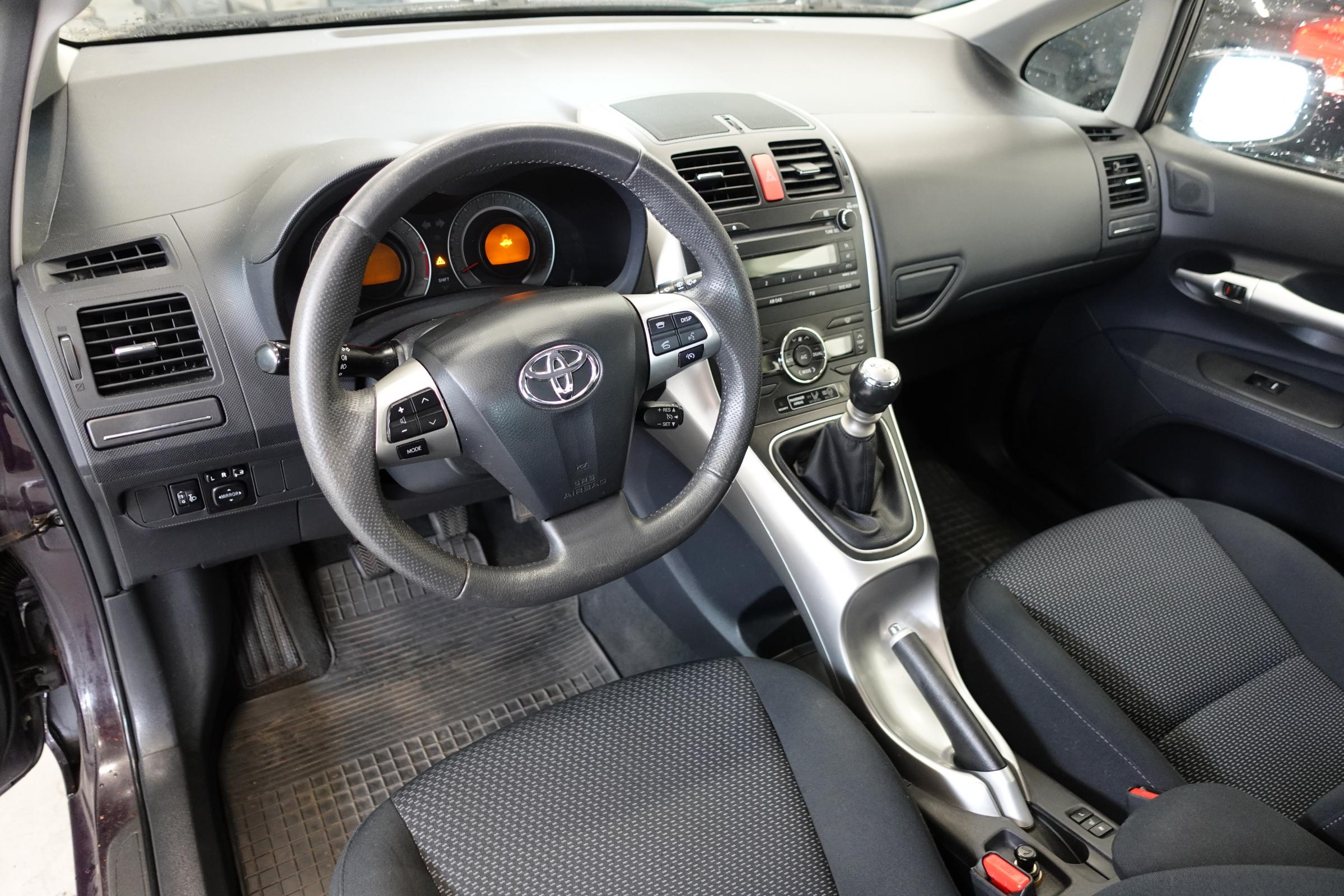 Toyota Auris, 2010 - pohled č. 22