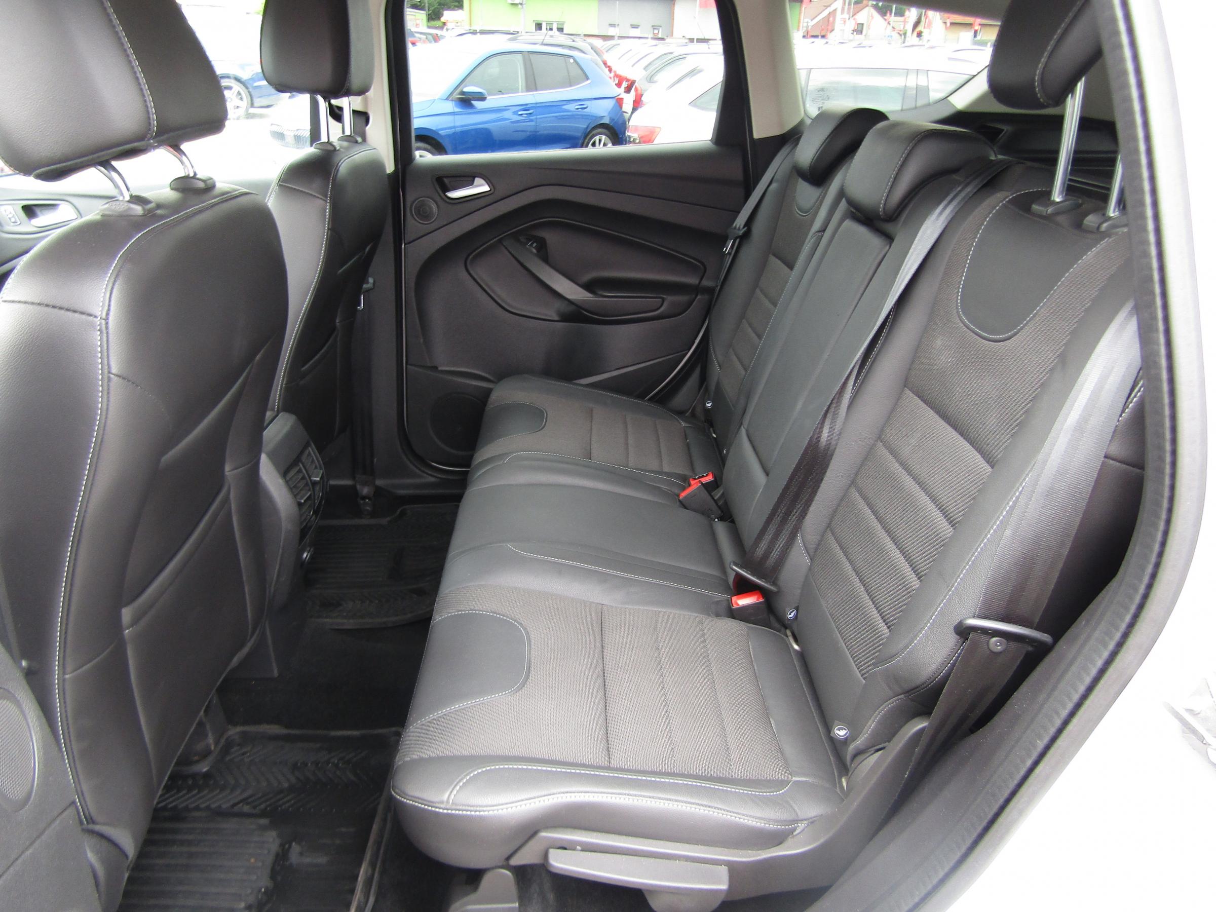 Ford Kuga, 2013 - pohled č. 10