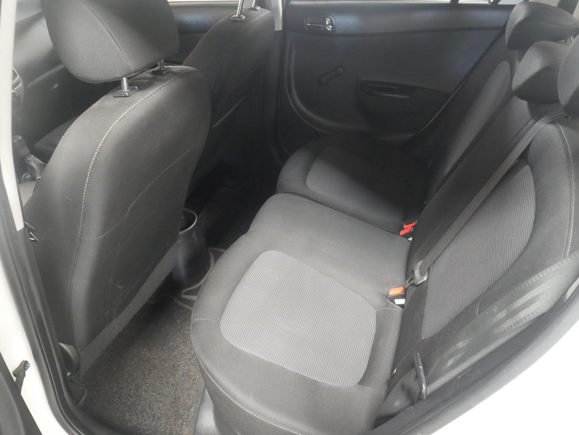 Hyundai i20, 2012 - pohled č. 10