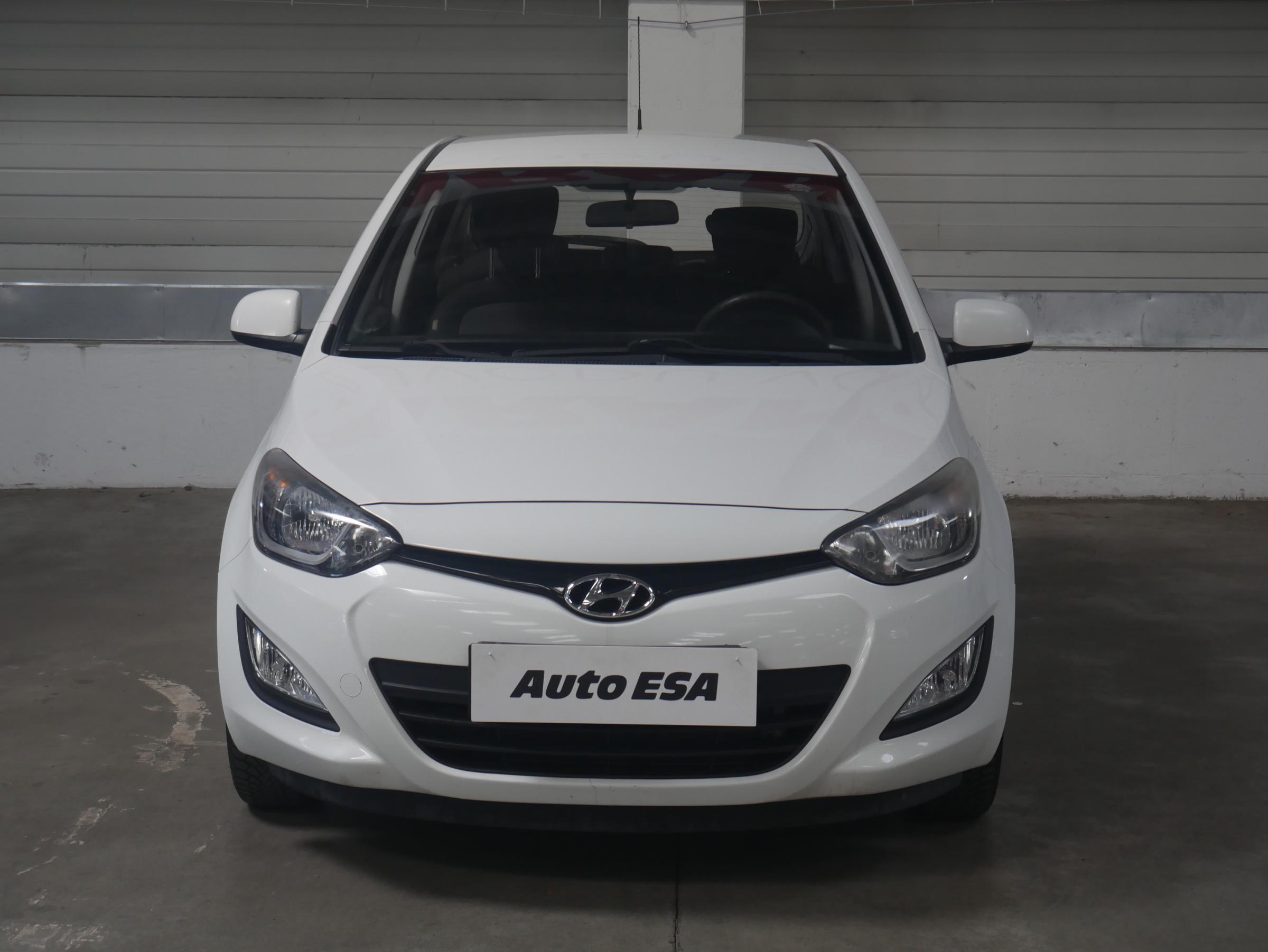 Hyundai i20, 2012 - pohled č. 2
