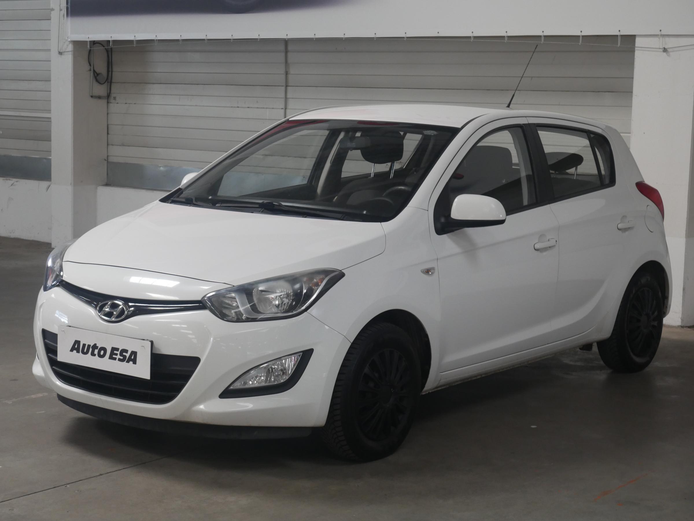 Hyundai i20, 2012 - pohled č. 3