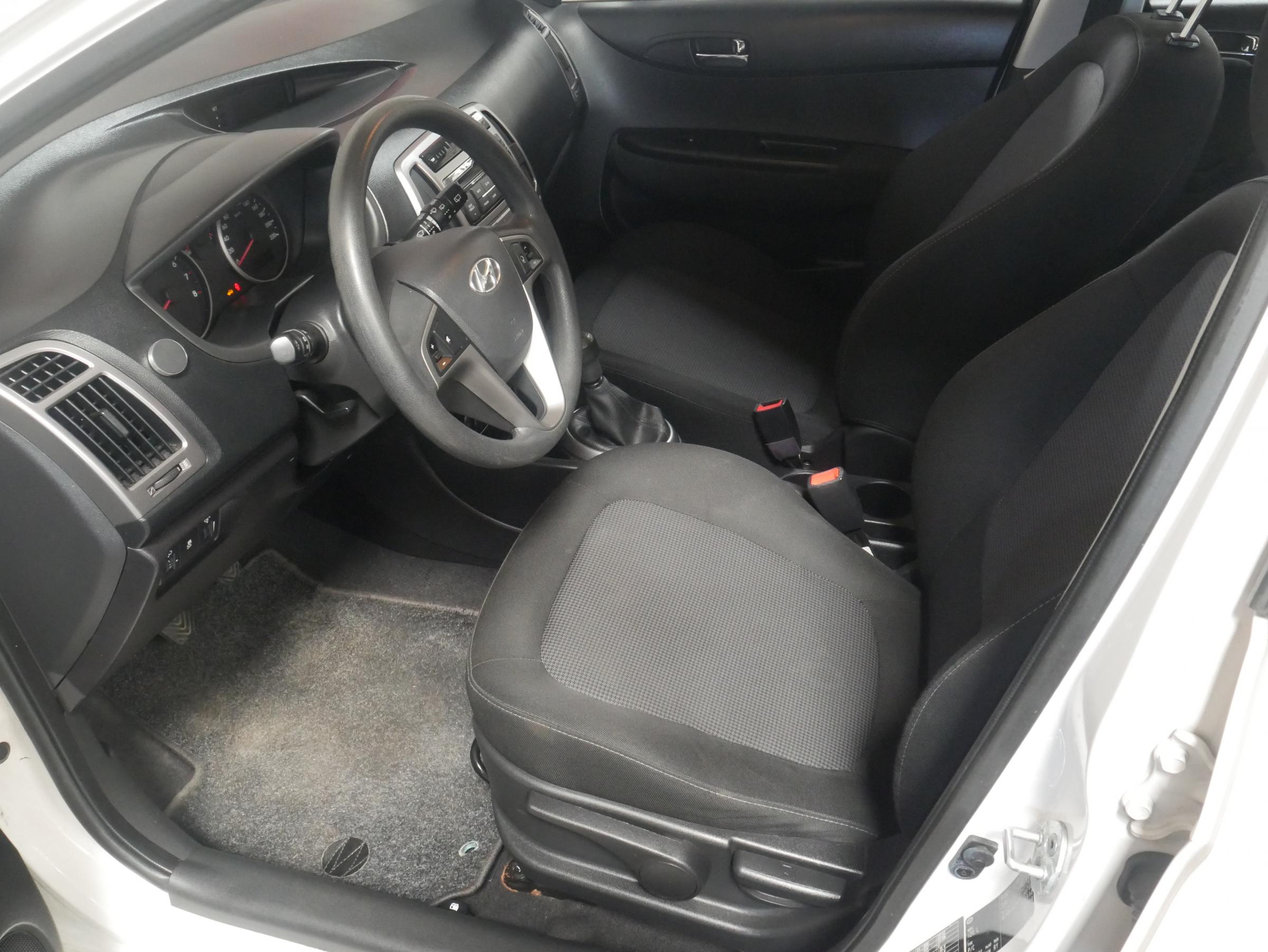 Hyundai i20, 2012 - pohled č. 9