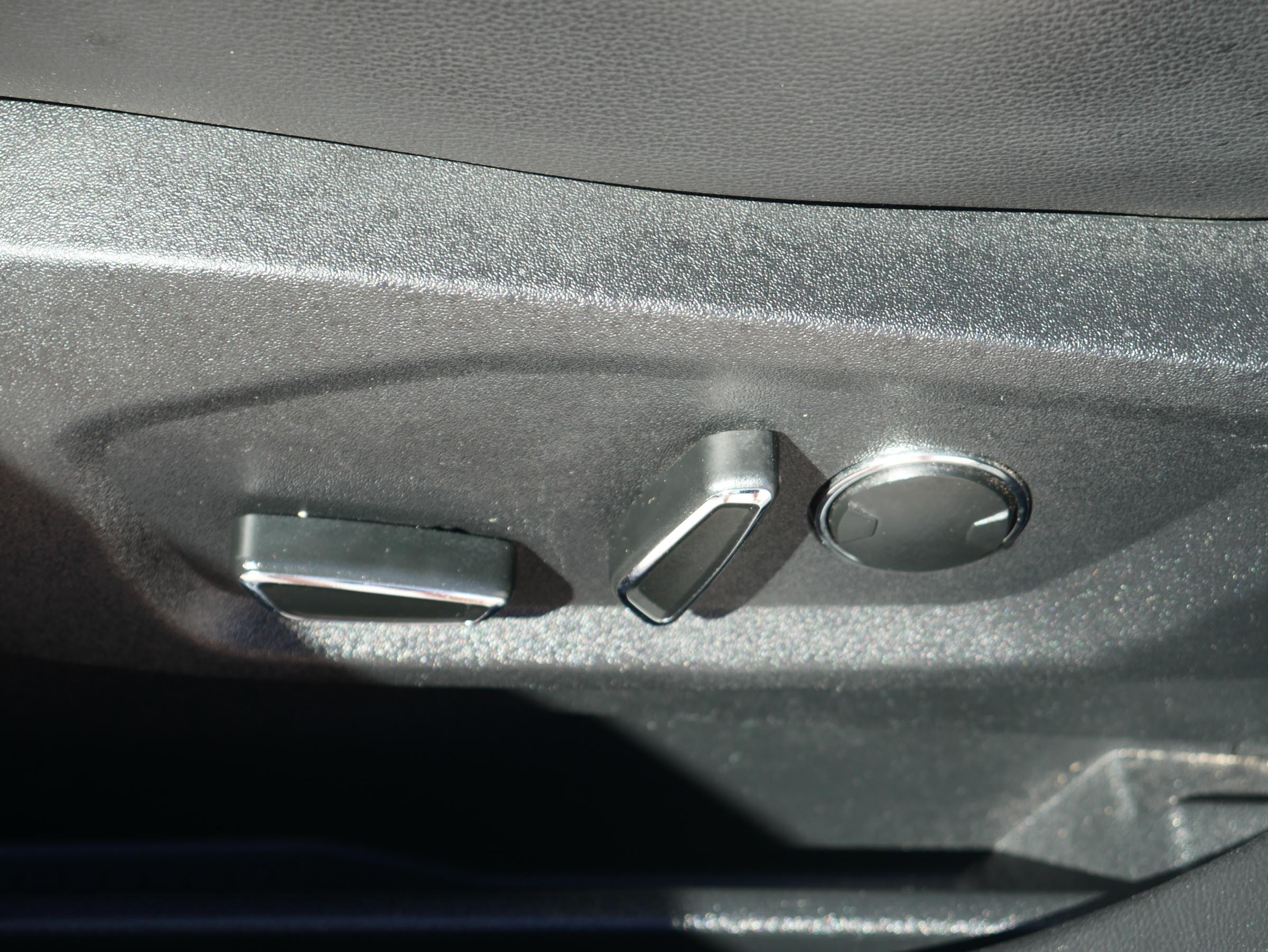 Ford S-MAX, 2016 - pohled č. 20