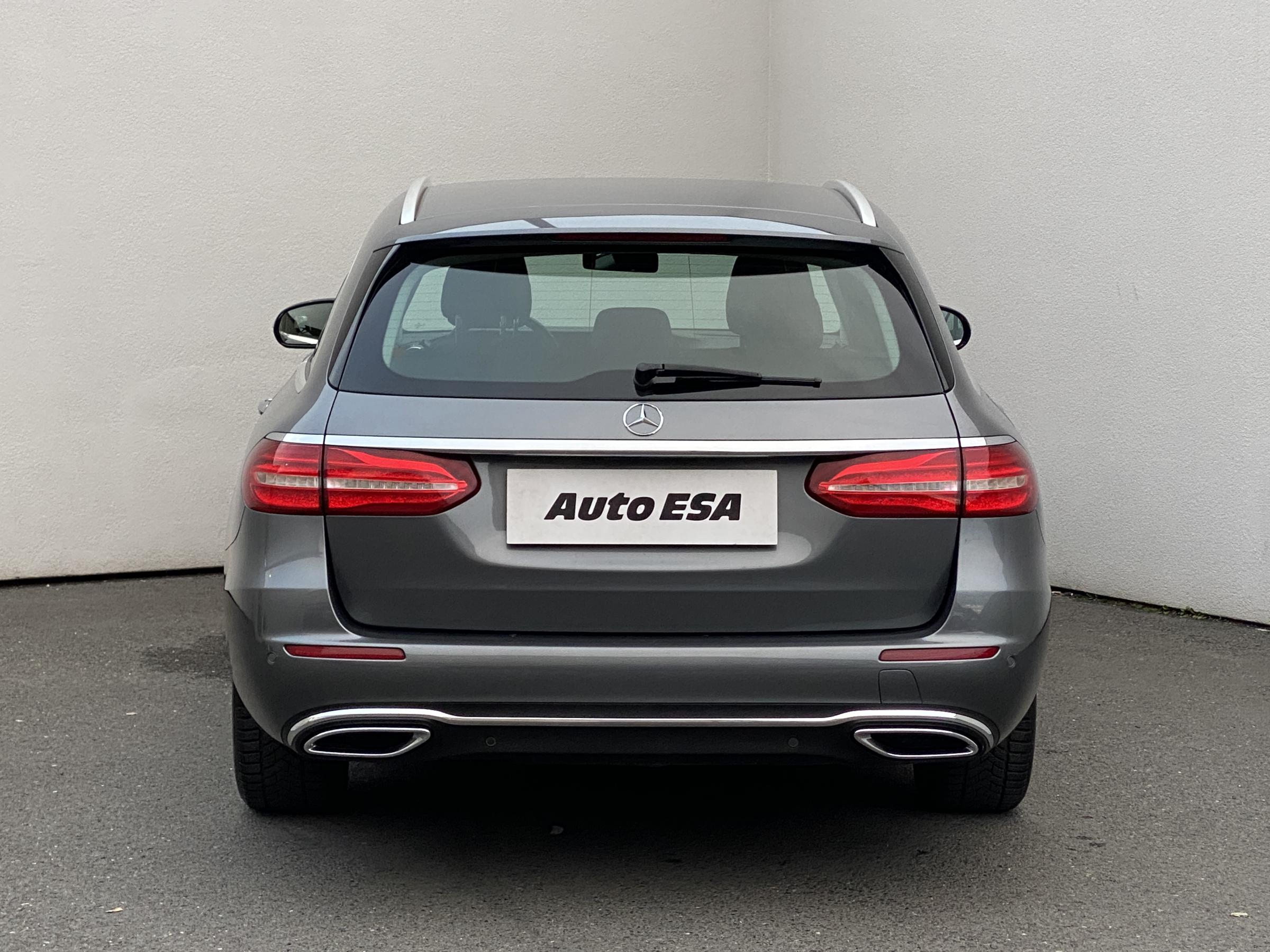 Mercedes-Benz Třída E, 2017 - pohled č. 5