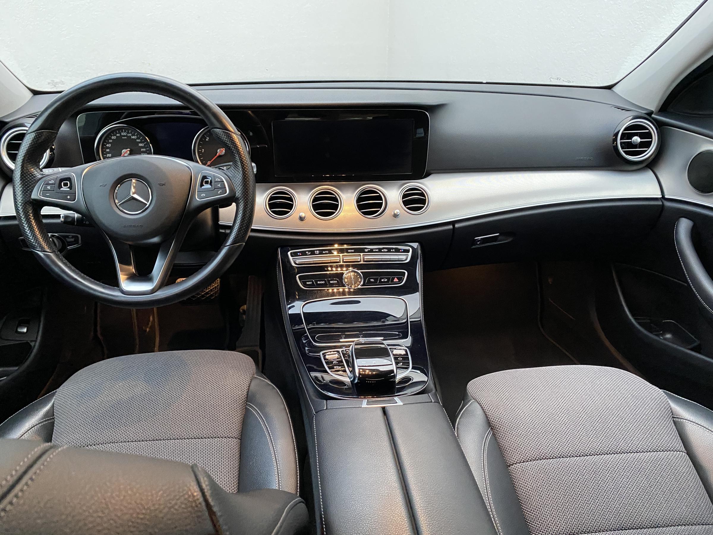 Mercedes-Benz Třída E, 2017 - pohled č. 8