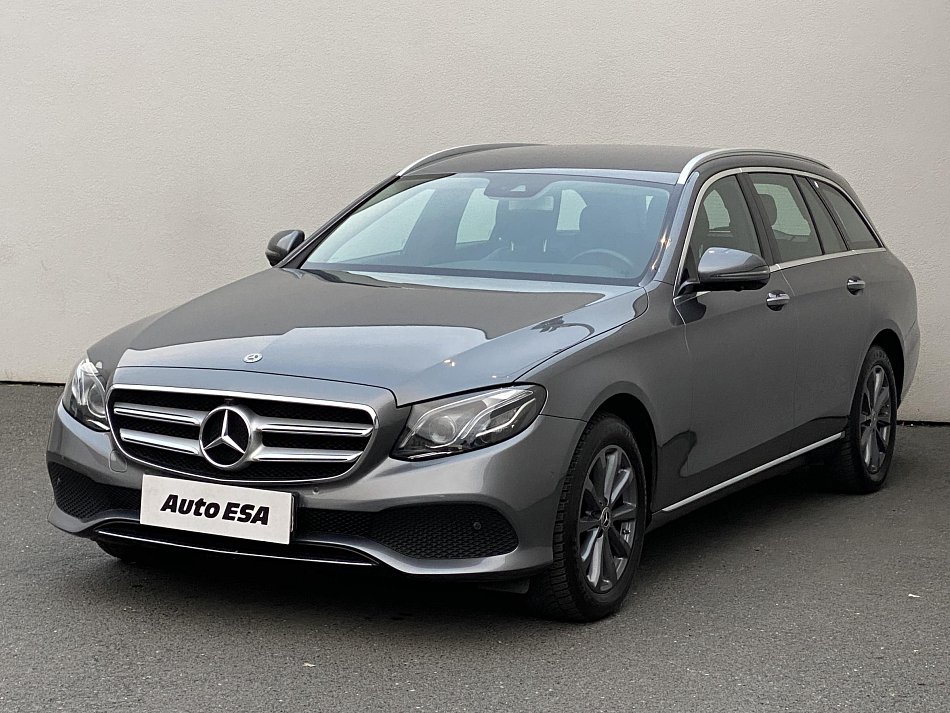 Mercedes-Benz Třída E 2.0CDi  220D