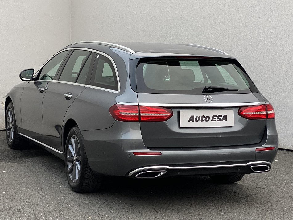 Mercedes-Benz Třída E 2.0CDi  220D