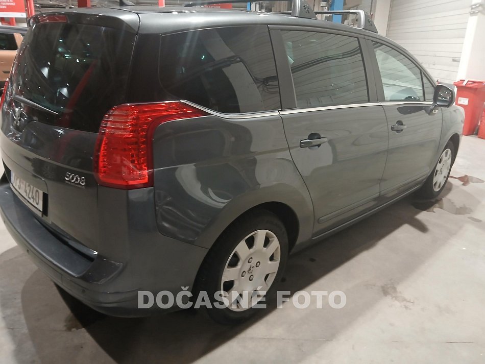 Peugeot 5008 2.0. 