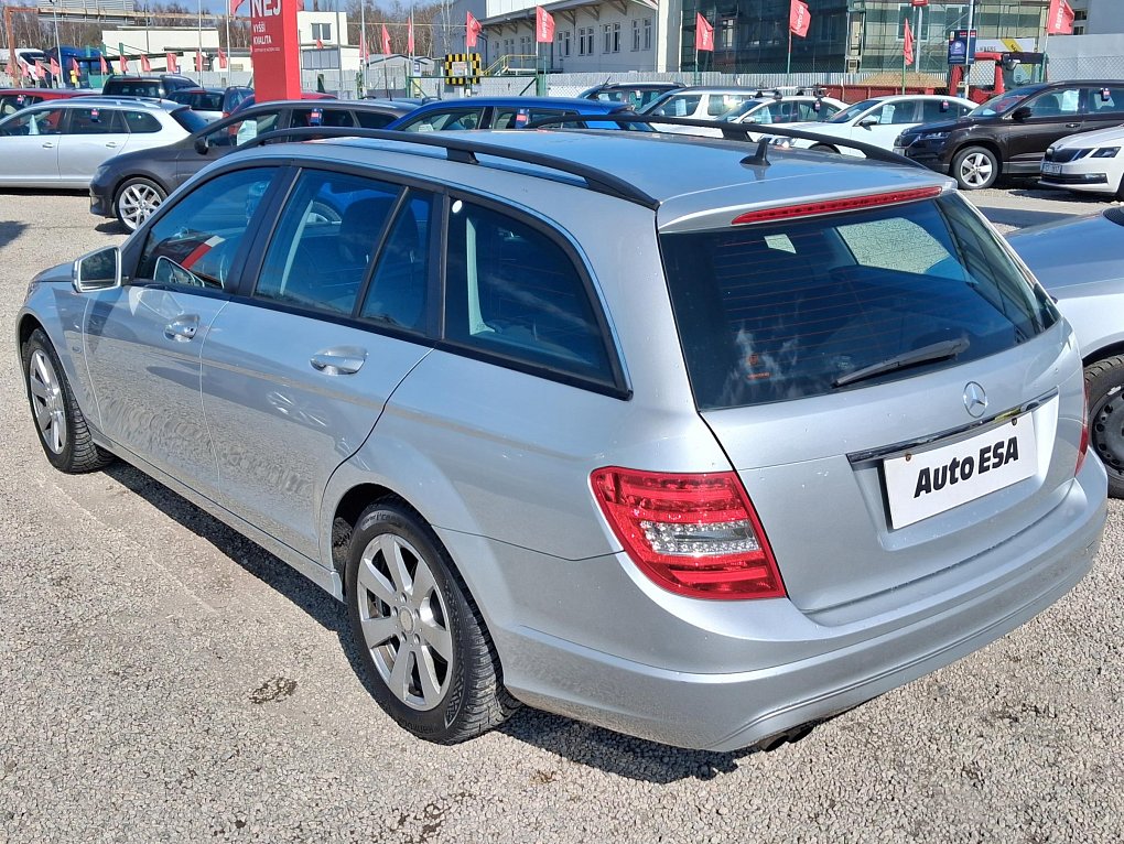 Mercedes-Benz Třída C 2.2CDi  C180