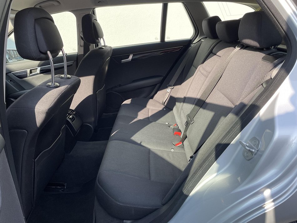 Mercedes-Benz Třída C 2.2CDi  C180