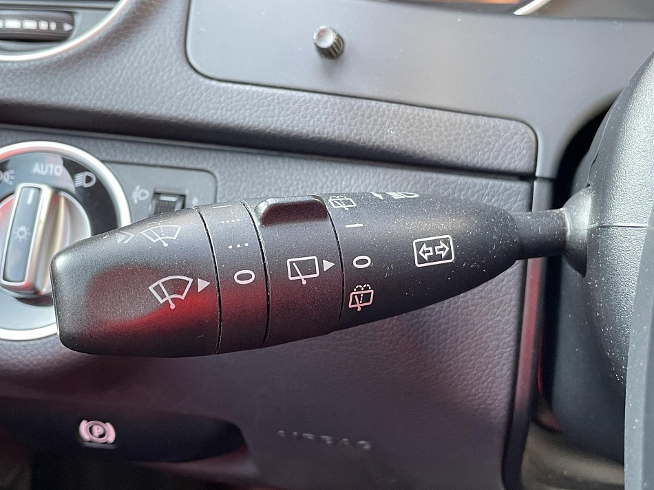 Mercedes-Benz Třída C 2.2CDi  C180